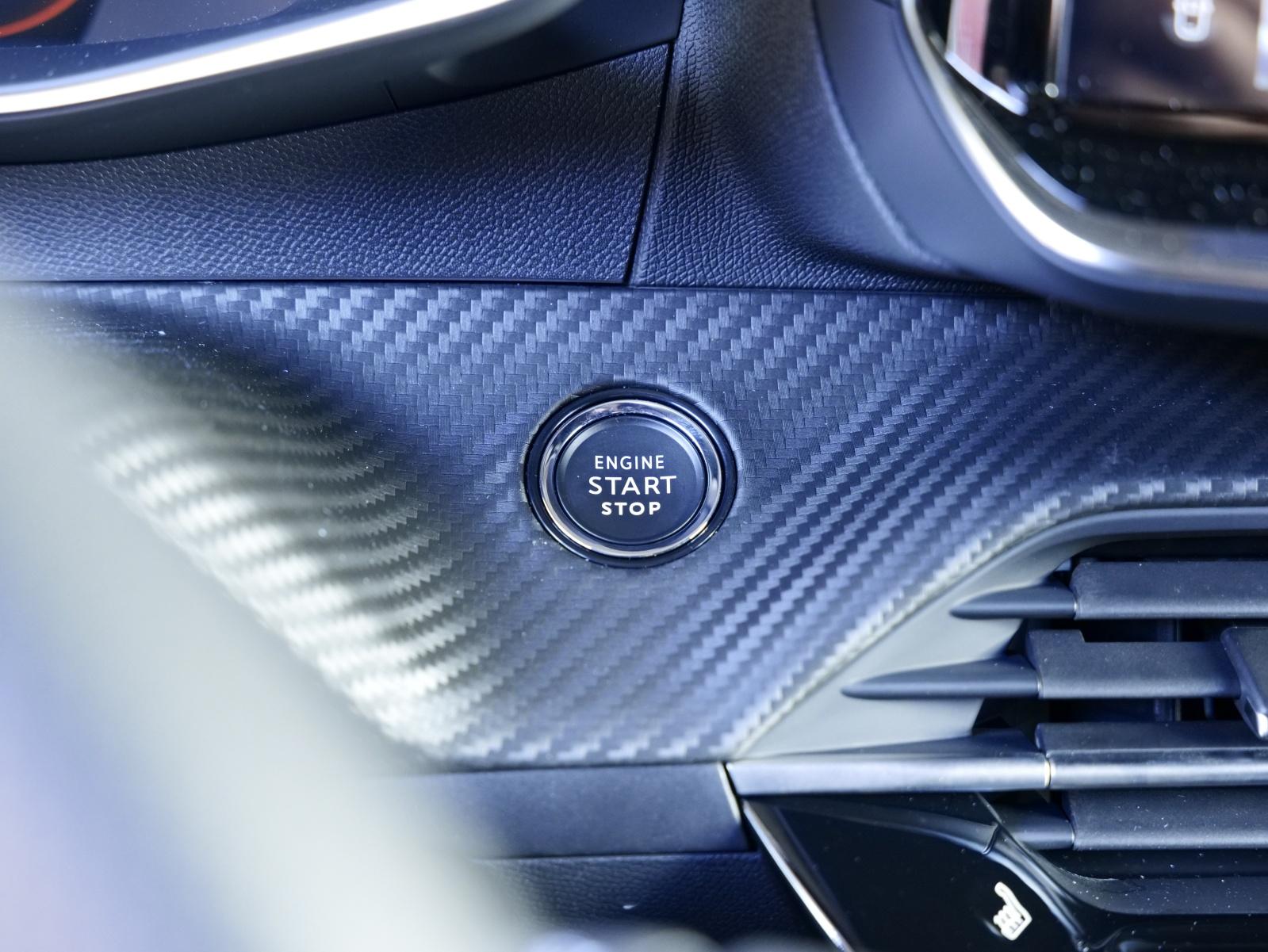 PEUGEOT 2008 1.2 Hybrid 145 GT-image-20