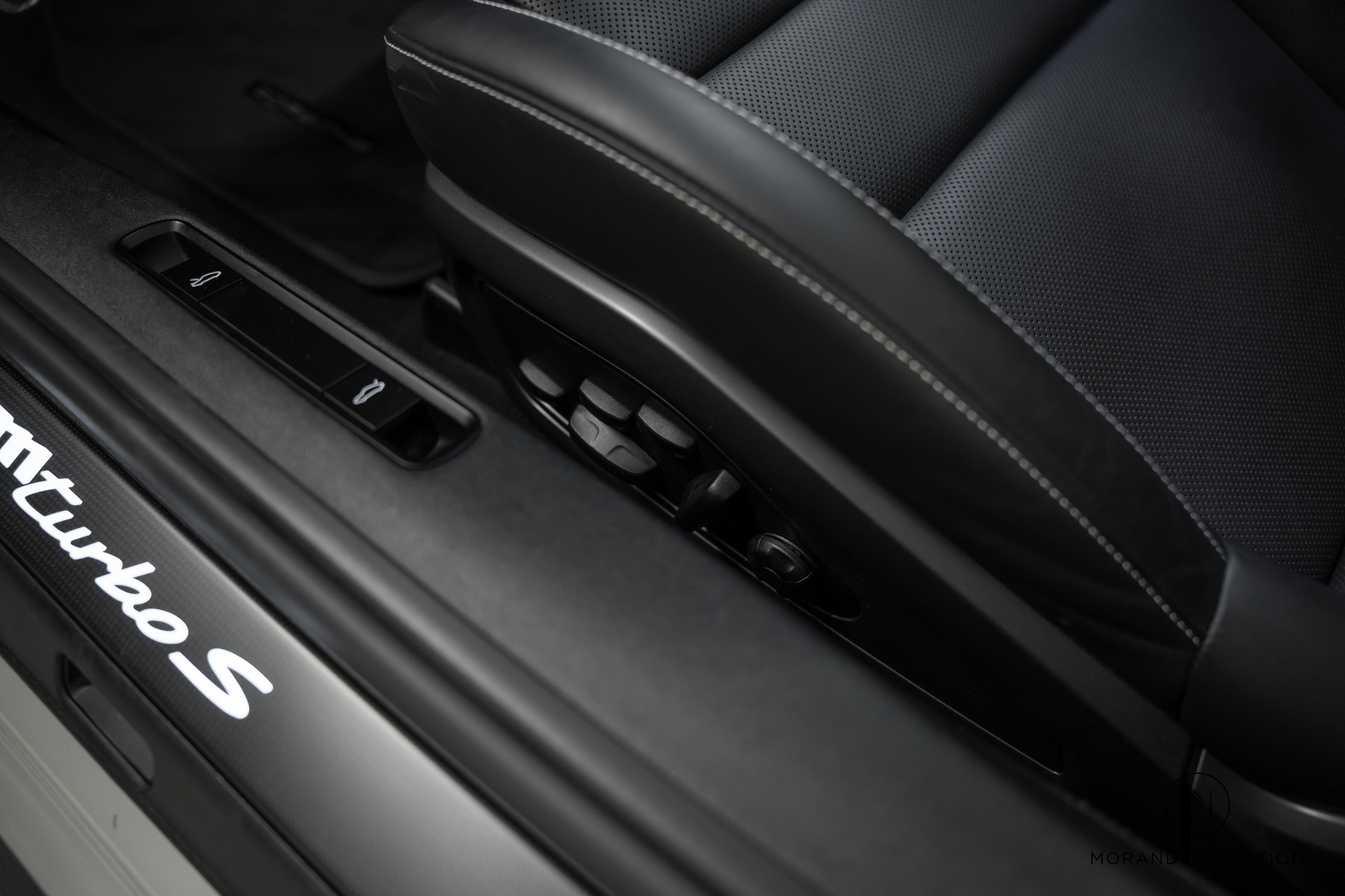 PORSCHE 911 Cabriolet 3.7 Turbo S PDK-image-22