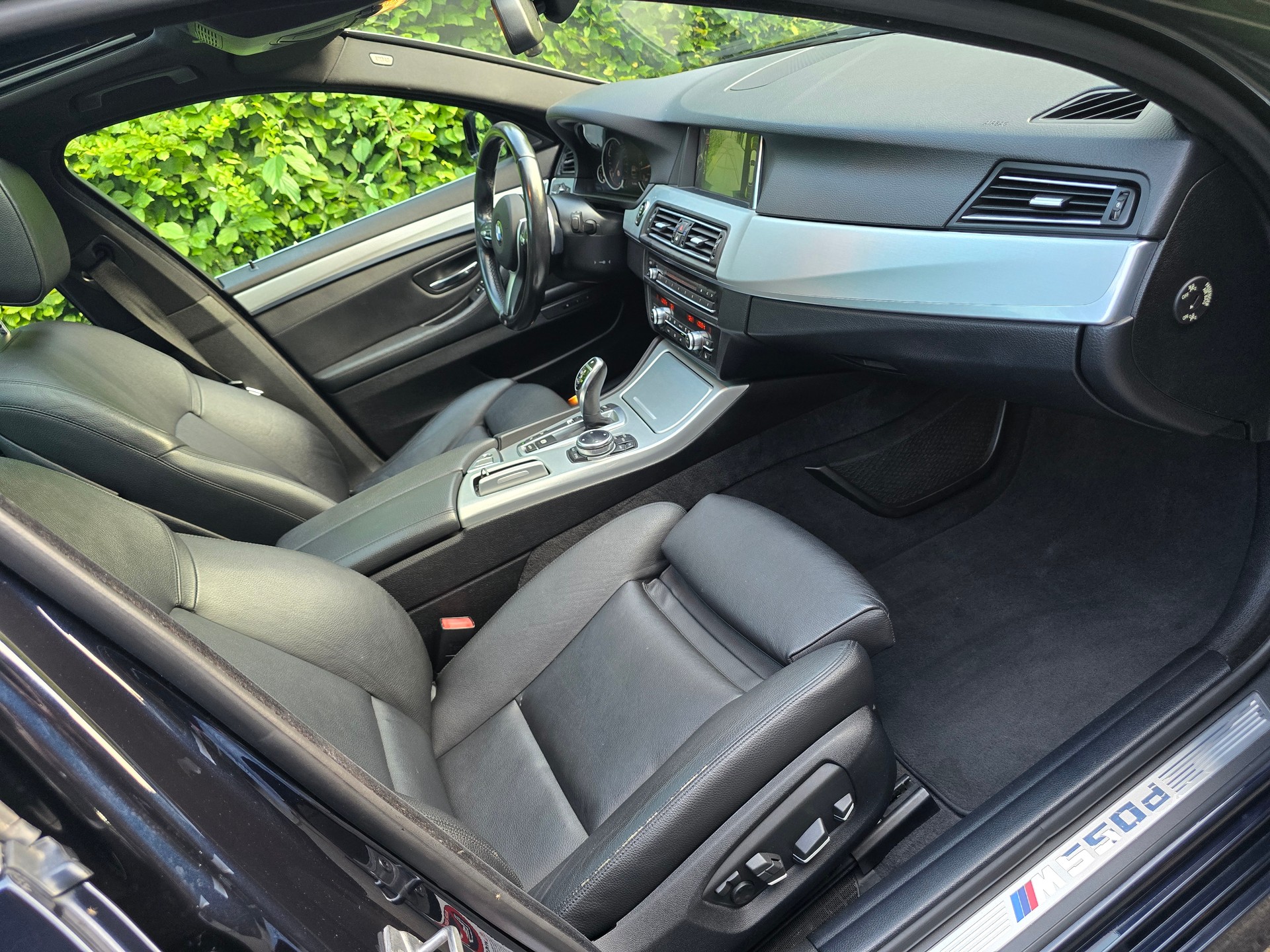 BMW M550d Touring xDrive Steptronic-image-12