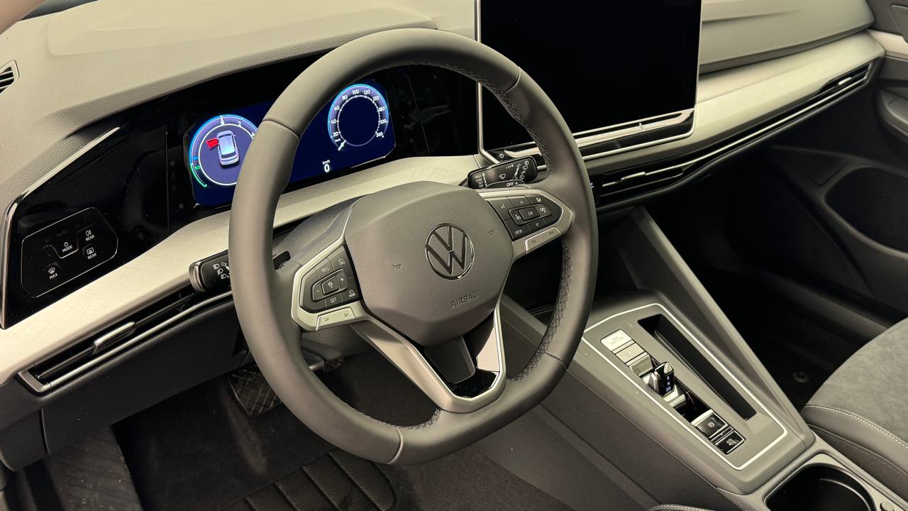 VW Golf VIII 1.5 TSI PHEV Limited-image-6