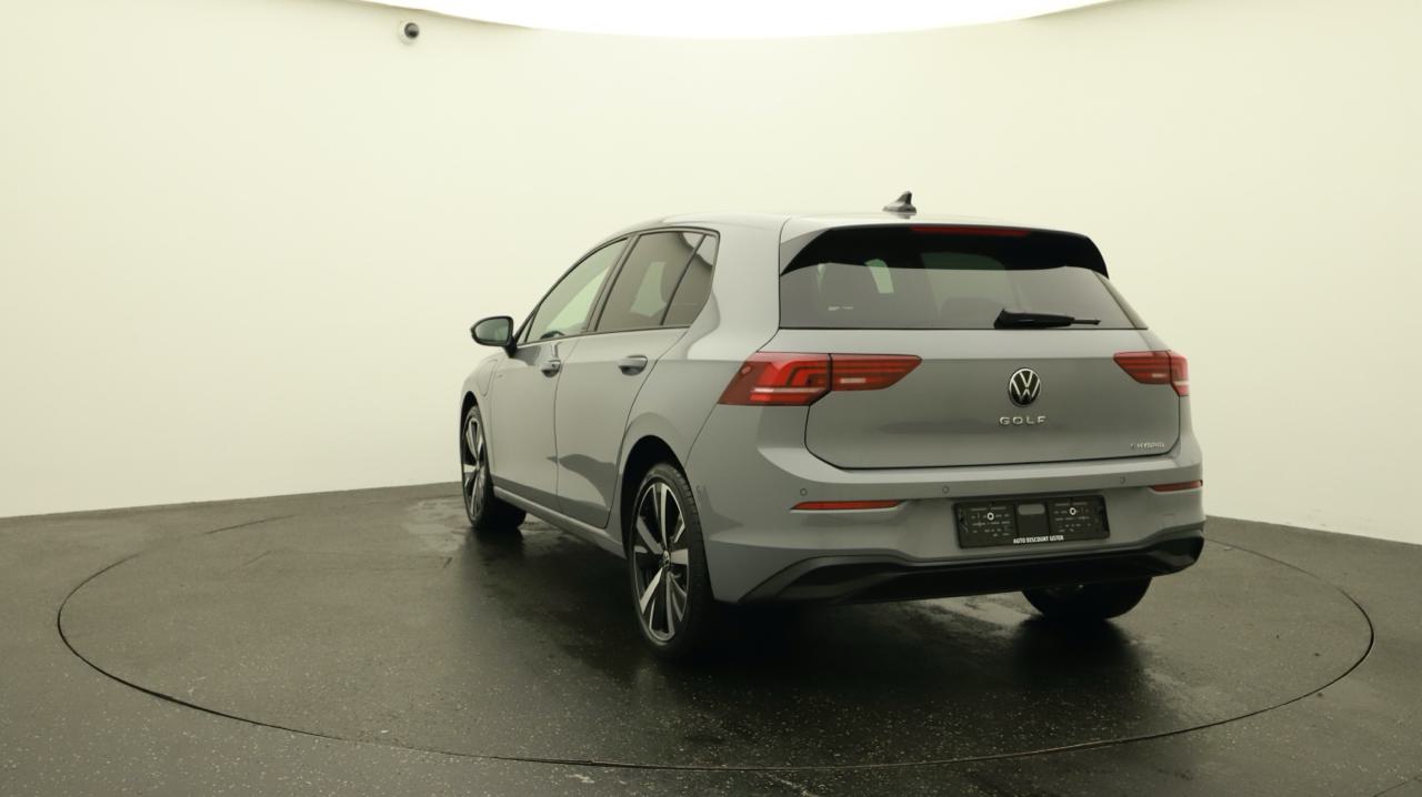 VW Golf VIII 1.5 TSI PHEV Limited-showroom-element-3