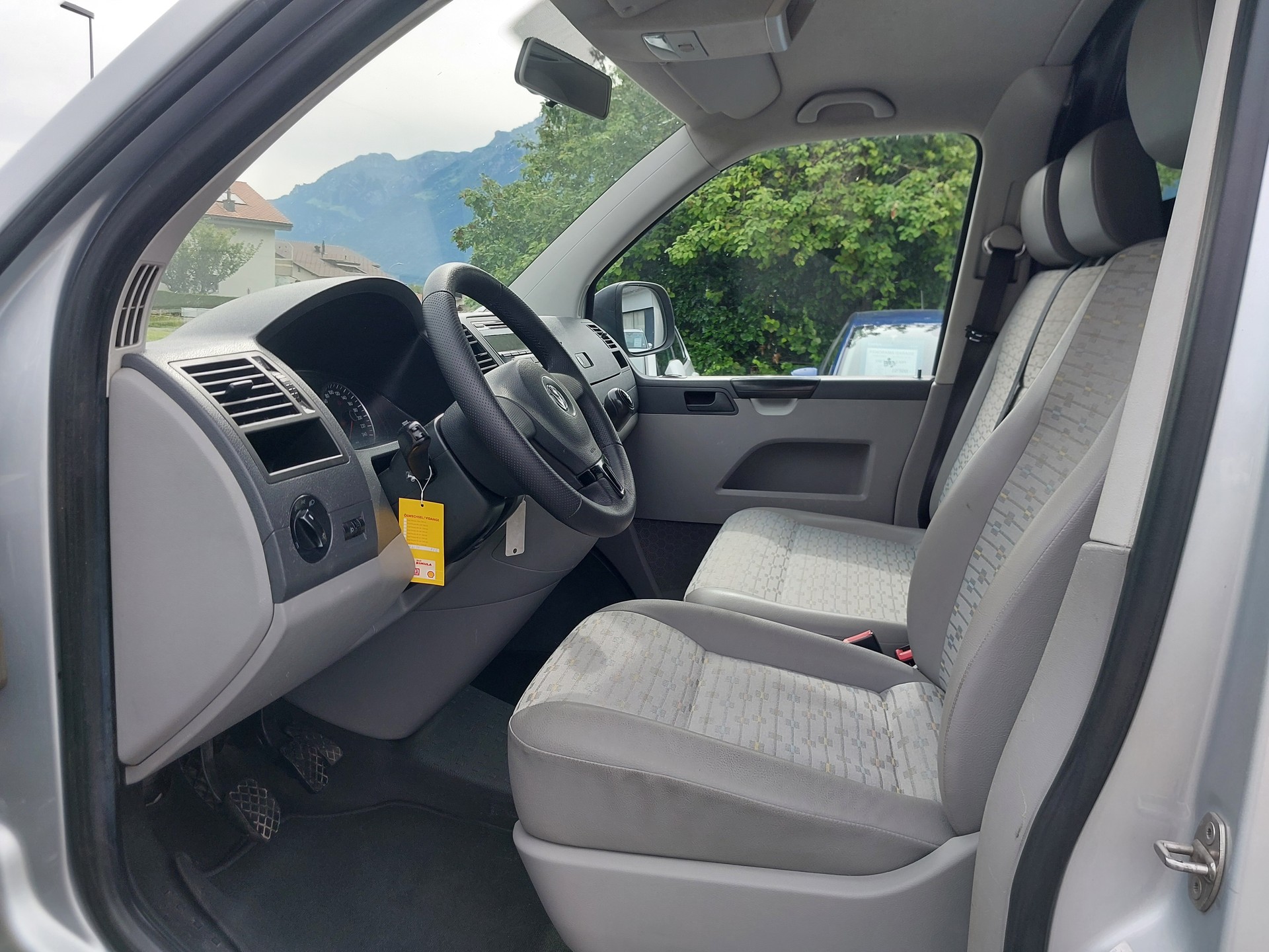VW T5 2.0 TDI-image-4
