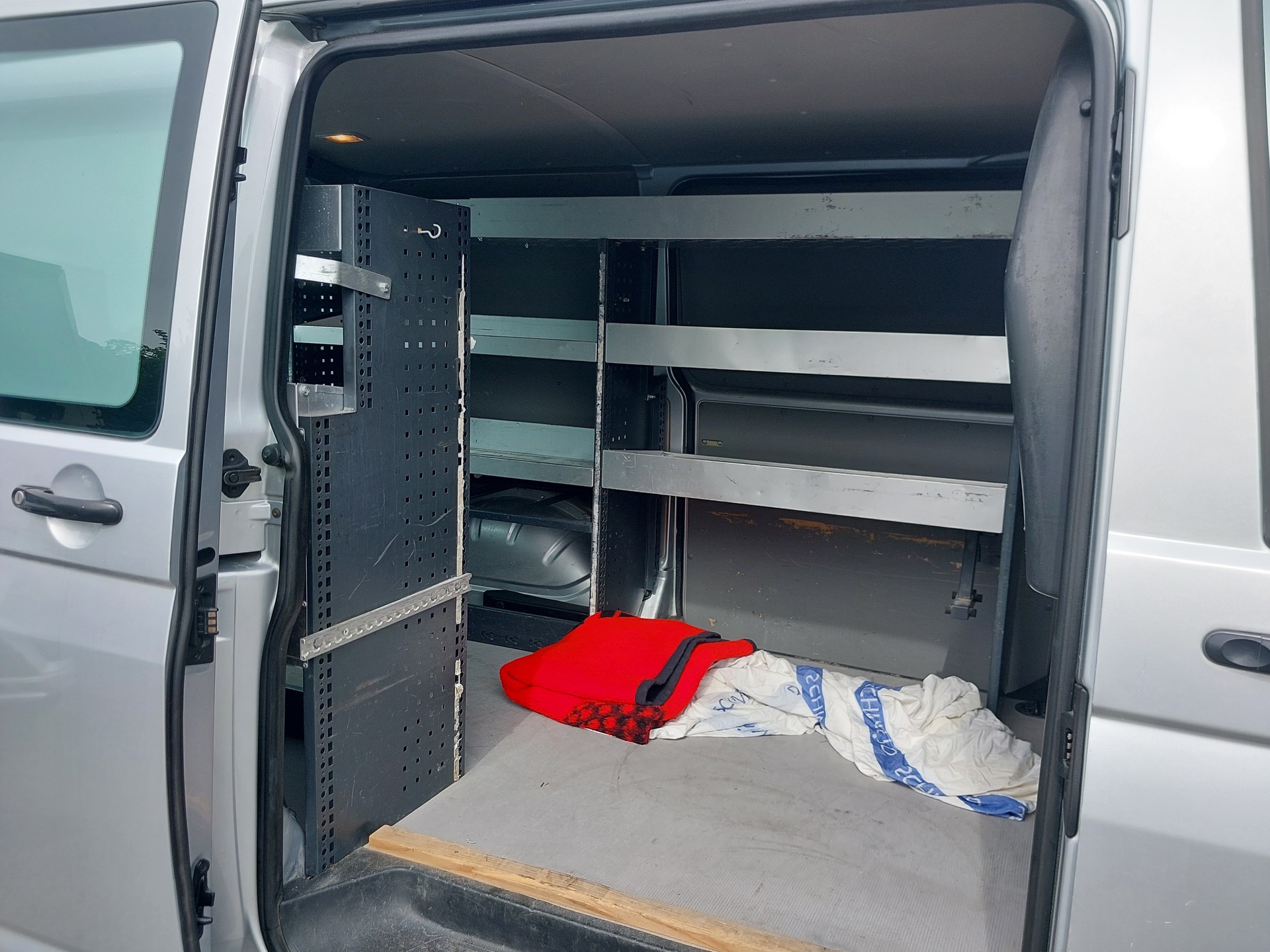 VW T5 2.0 TDI-image-8