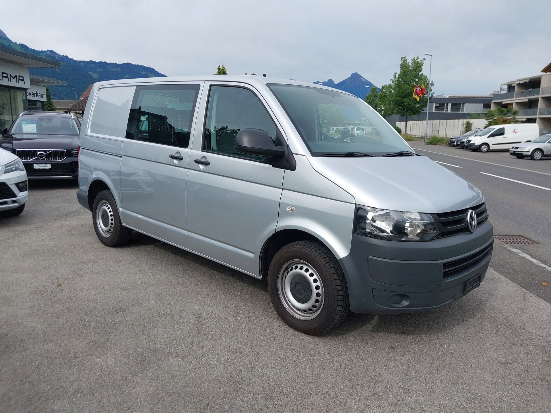 VW T5 2.0 TDI-image-0