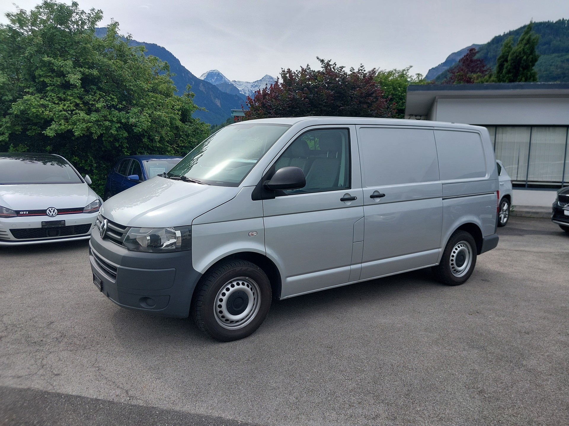 VW T5 2.0 TDI-image-1