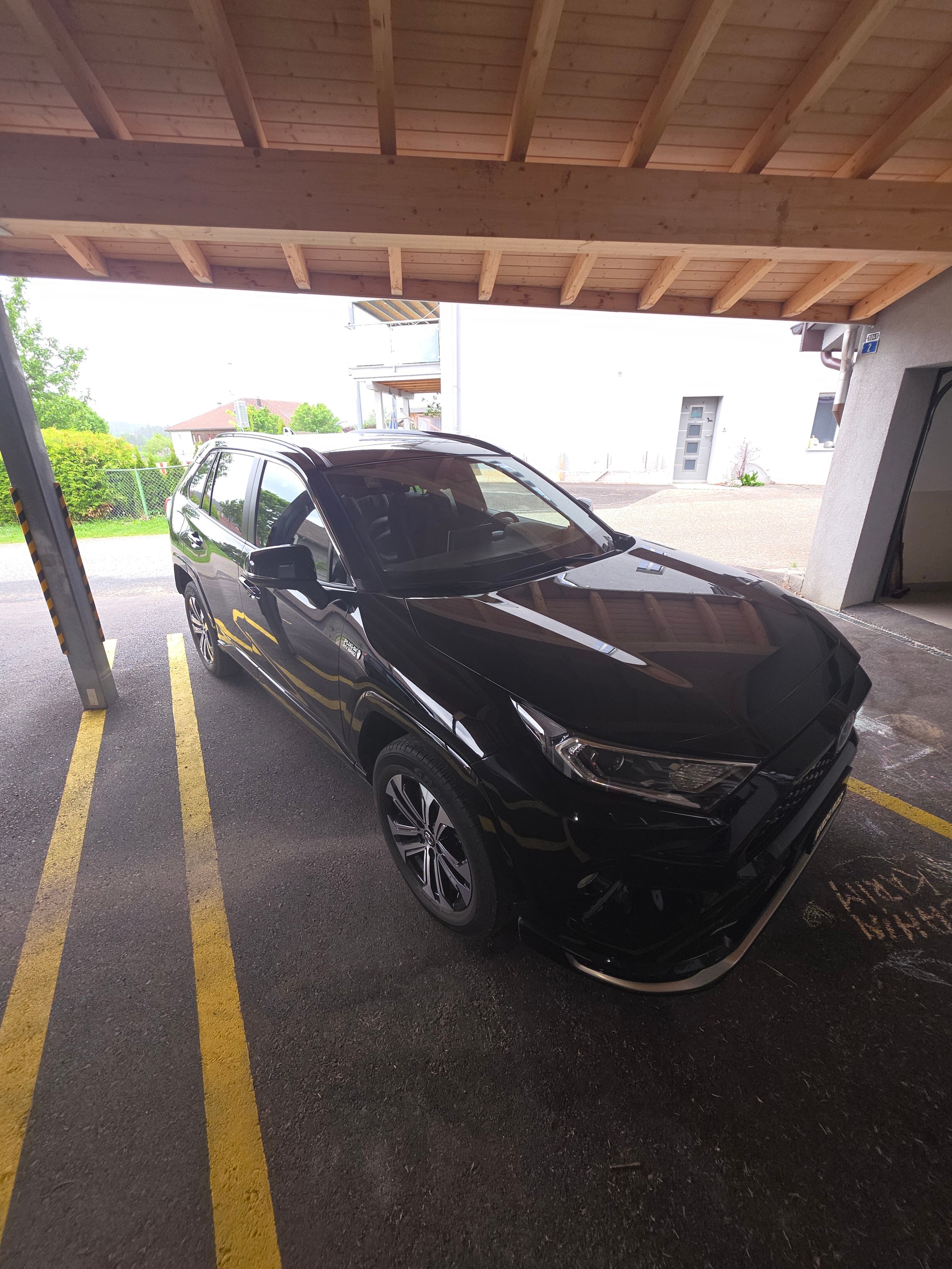 TOYOTA 2.5 Plug-In-Hybrid Premium-image-0