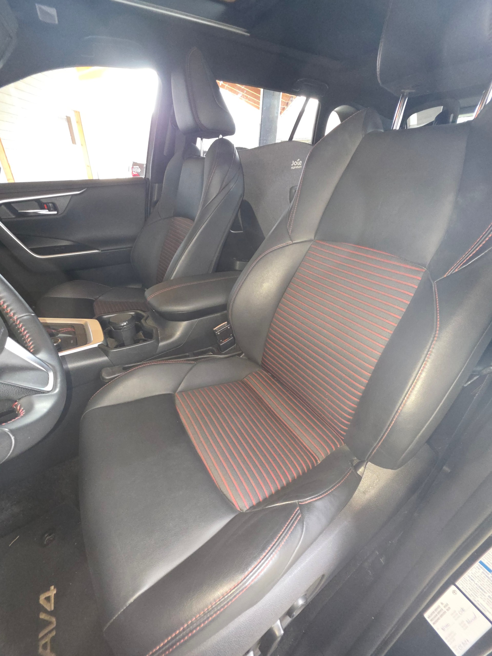 TOYOTA 2.5 Plug-In-Hybrid Premium-image-2