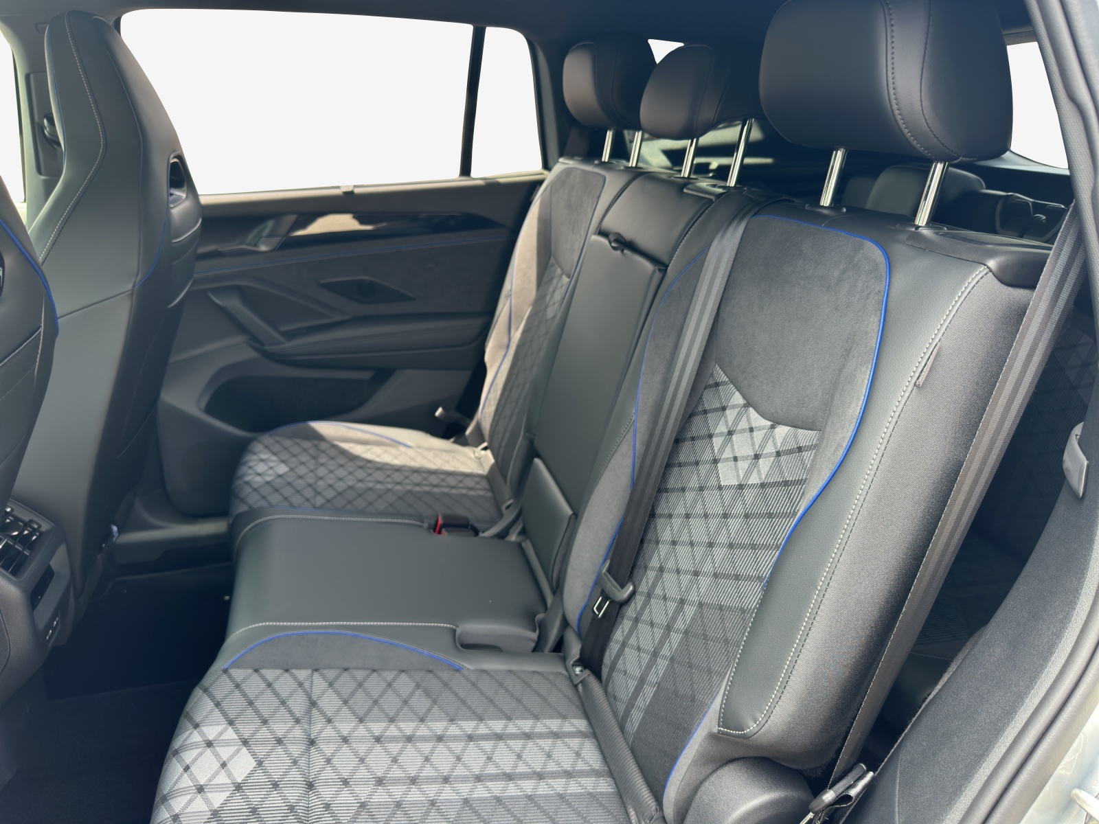 VW Tayron R-Line 2.0TSI 204PS 4Motion-image-11