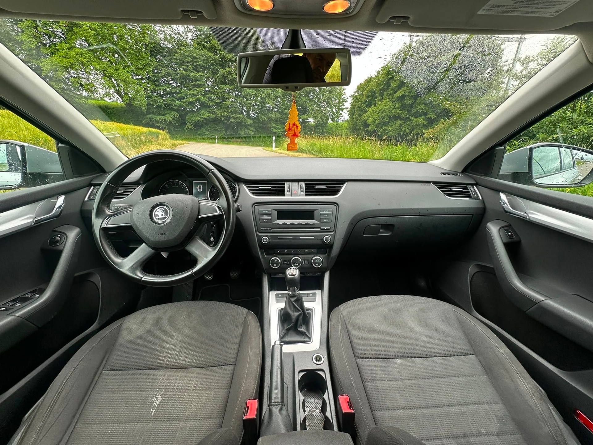 SKODA Octavia Combi 1.6 TDI Ambition 4x4-image-10