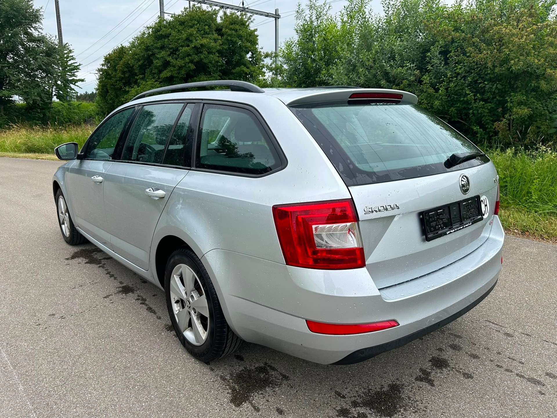 SKODA Octavia Combi 1.6 TDI Ambition 4x4-image-5