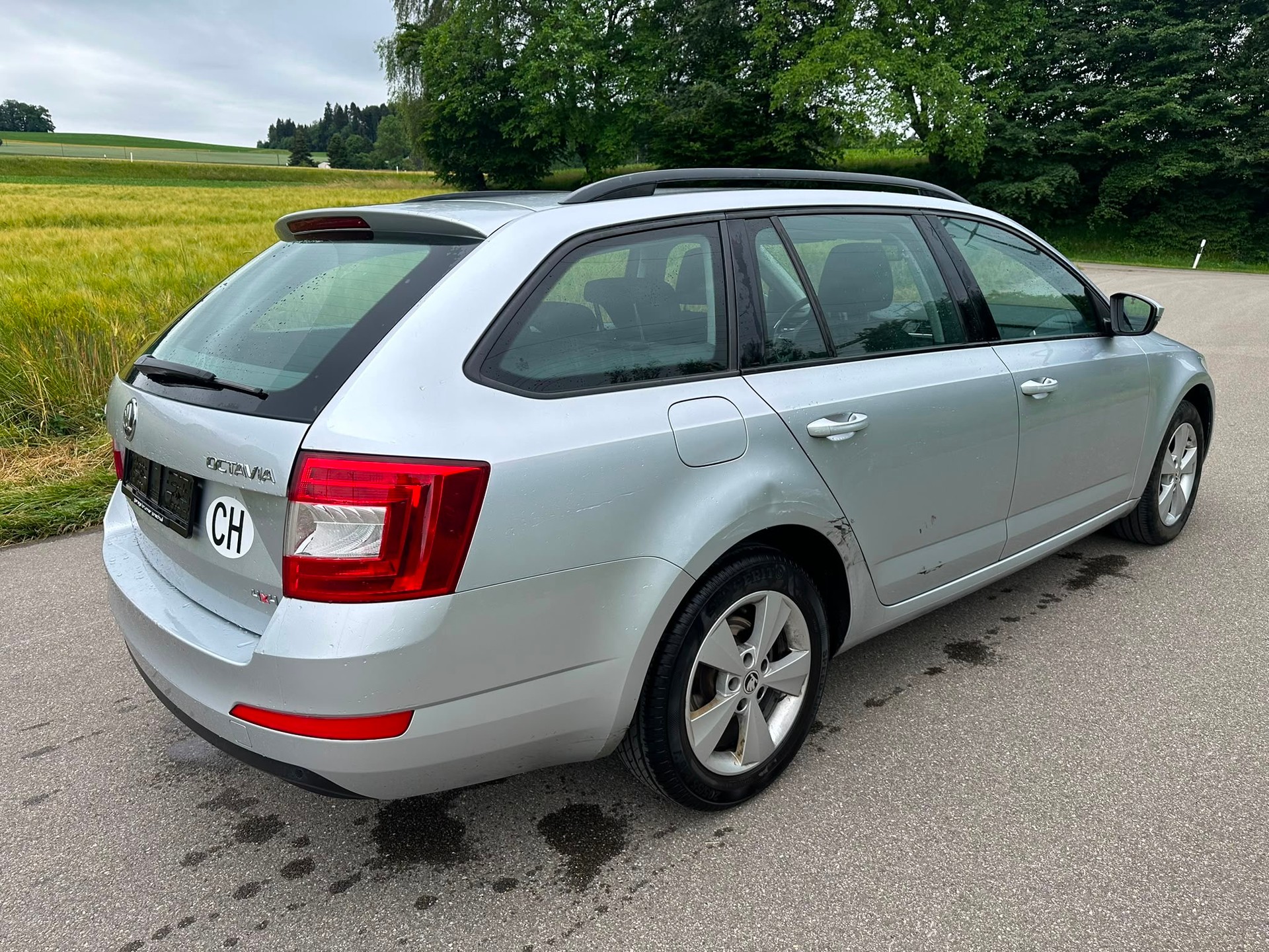 SKODA Octavia Combi 1.6 TDI Ambition 4x4-image-4