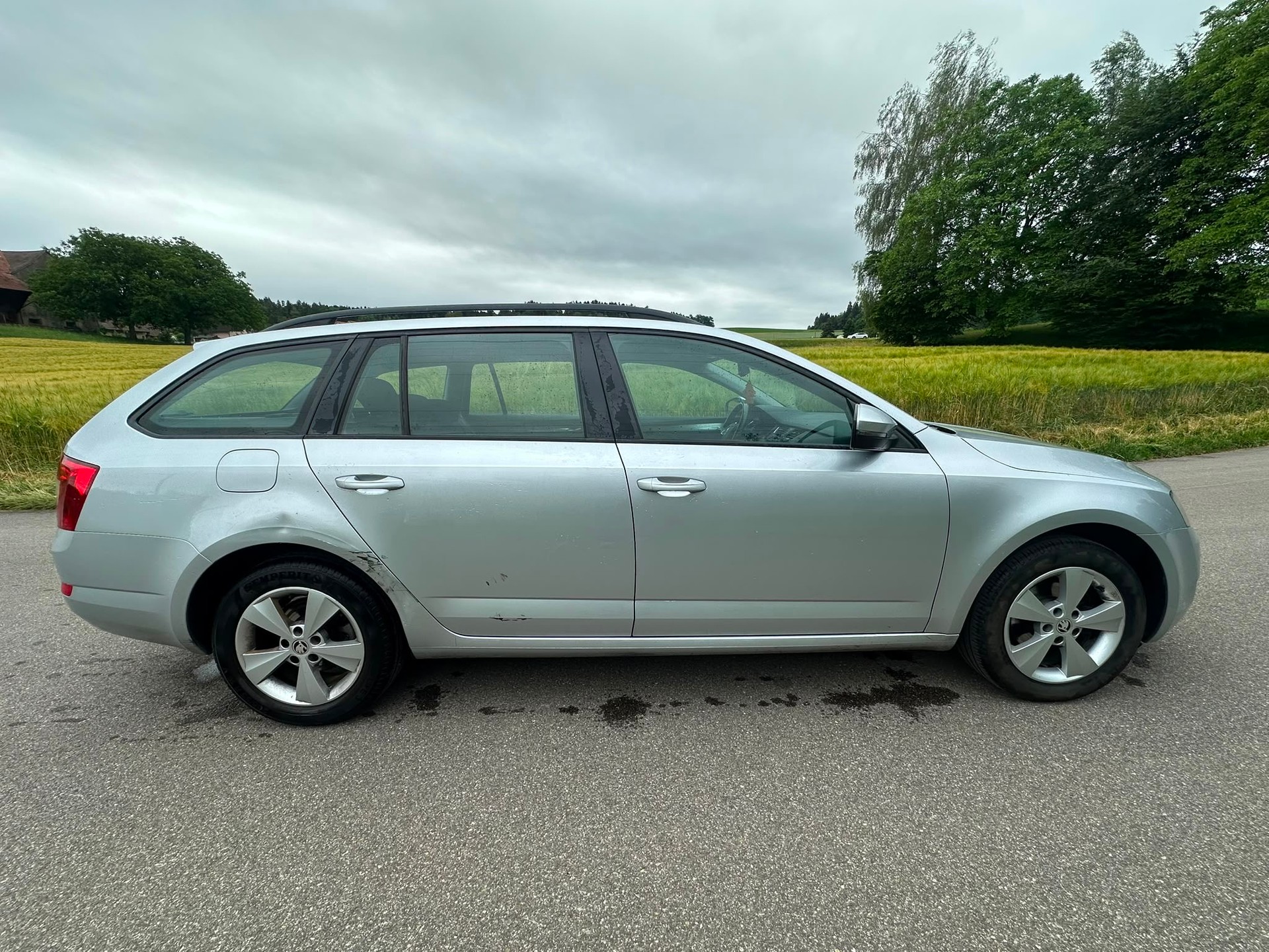 SKODA Octavia Combi 1.6 TDI Ambition 4x4-image-7