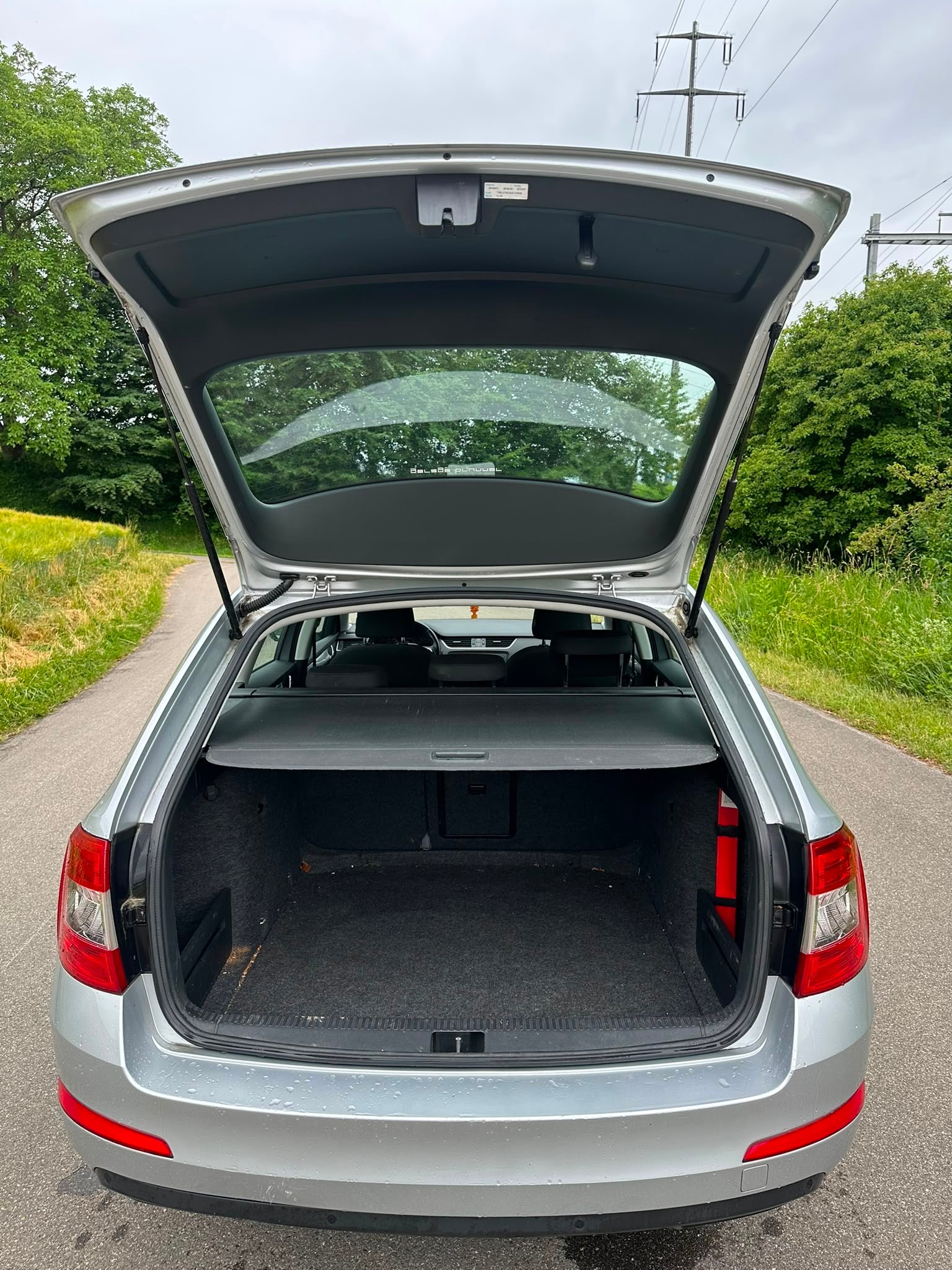 SKODA Octavia Combi 1.6 TDI Ambition 4x4-image-13