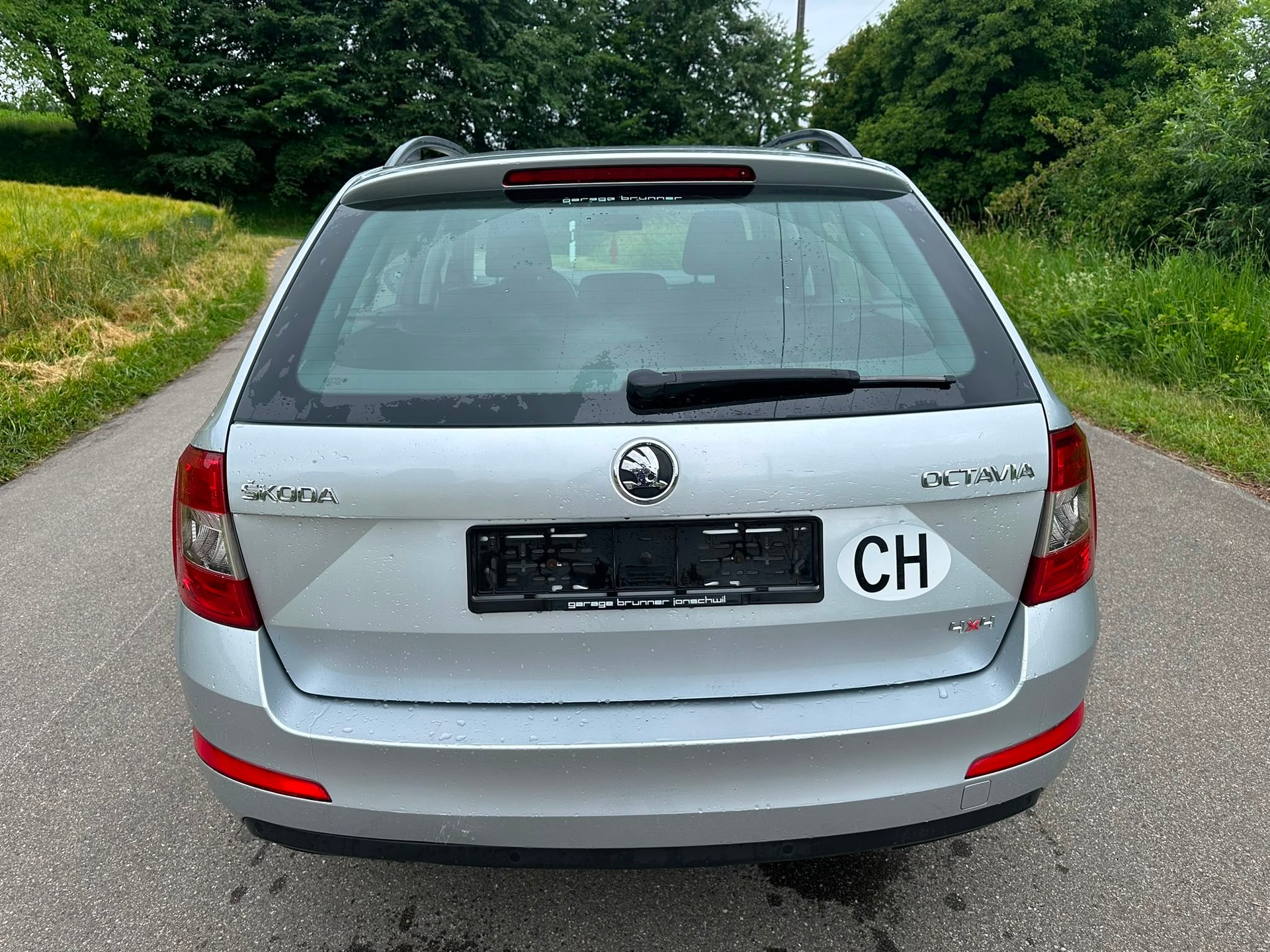 SKODA Octavia Combi 1.6 TDI Ambition 4x4-image-3