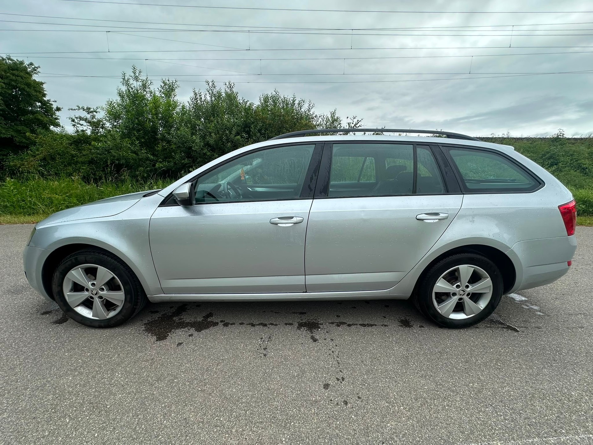 SKODA Octavia Combi 1.6 TDI Ambition 4x4-image-6