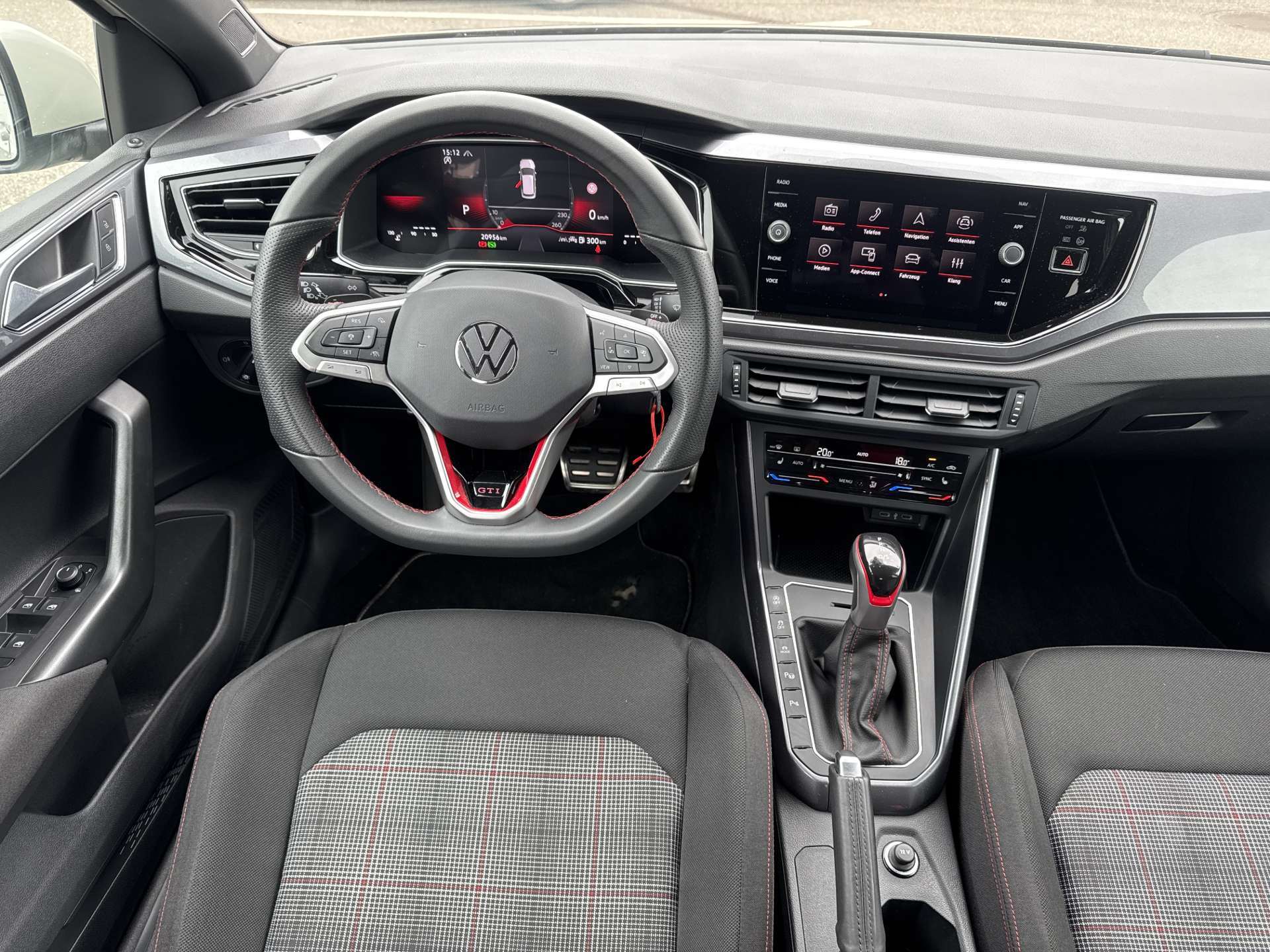 VW Polo 2.0 TSi GTi 207PS DSG-Automat-image-4