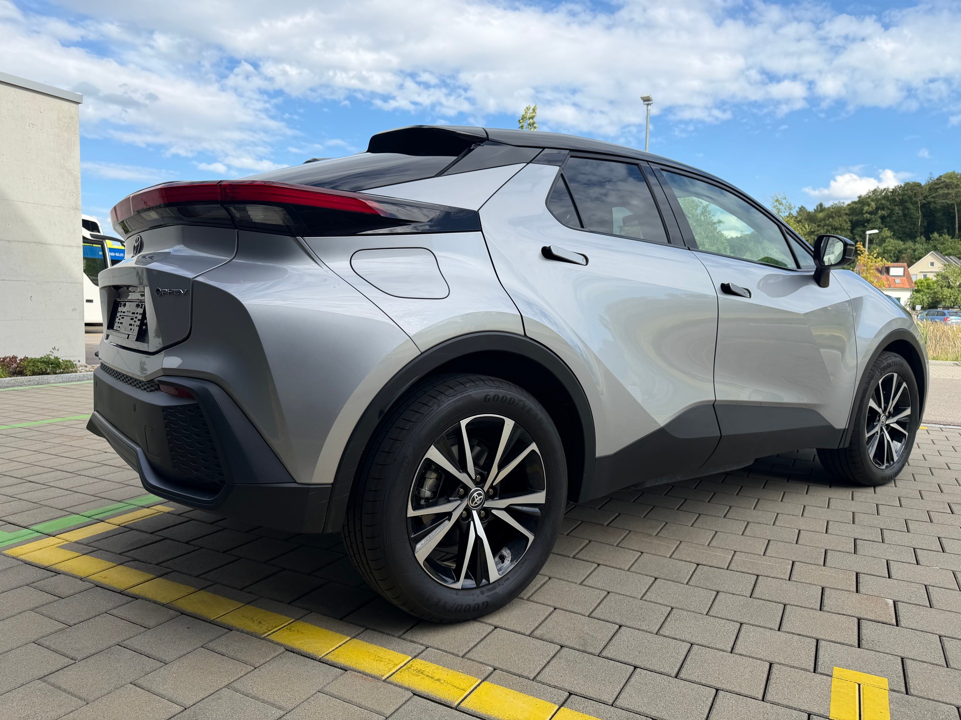 TOYOTA C-HR-image-3