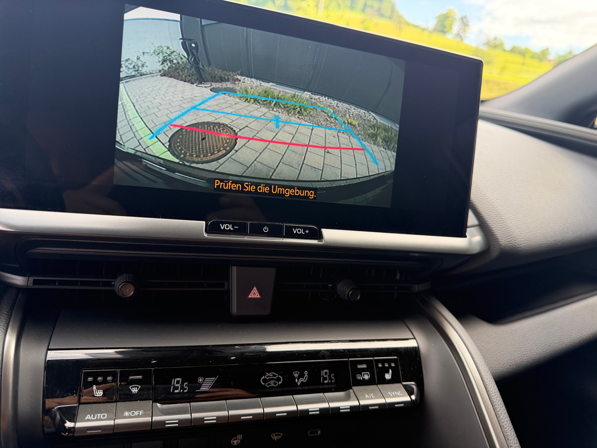 TOYOTA C-HR-image-8