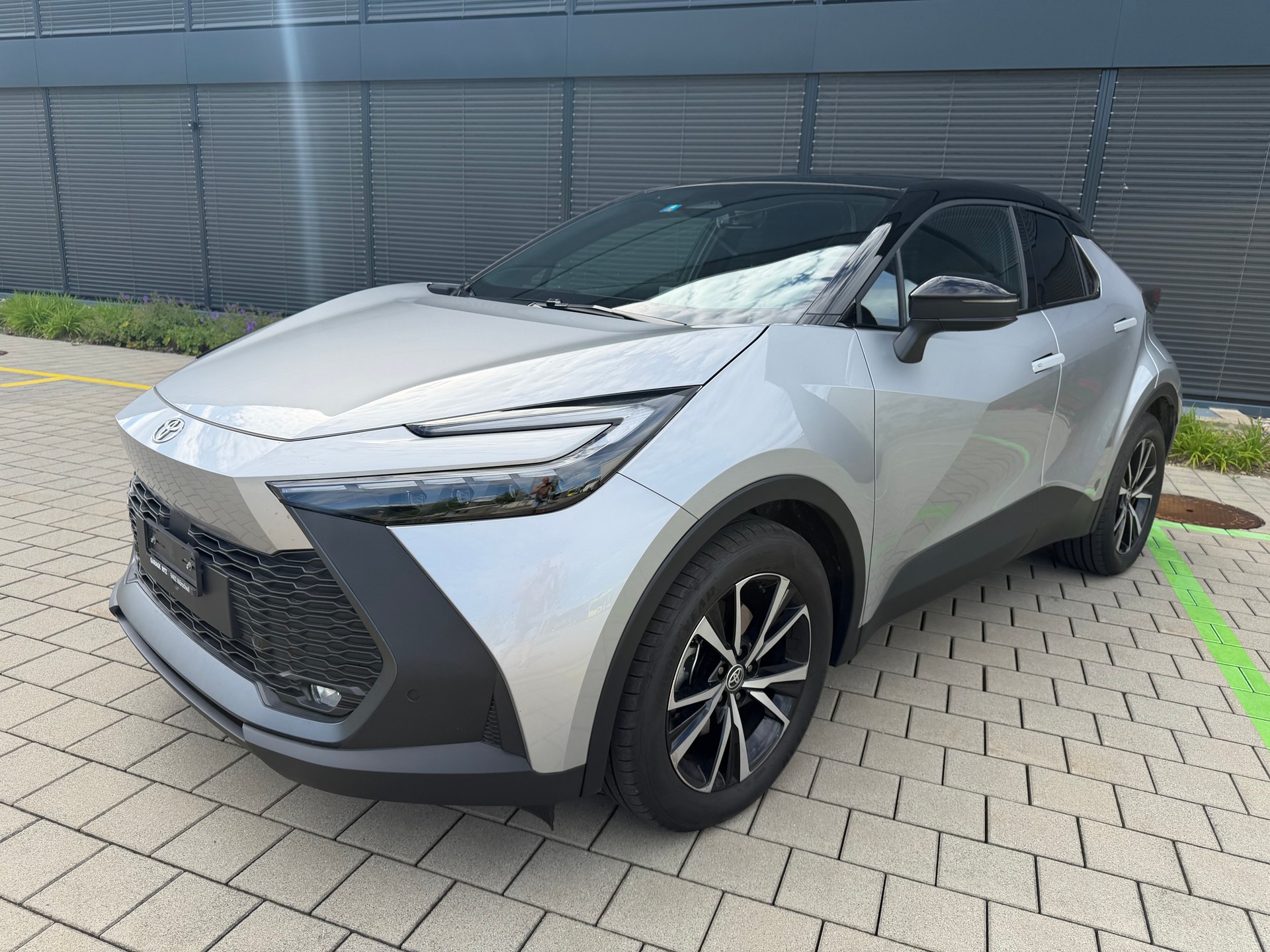 TOYOTA C-HR-image-0