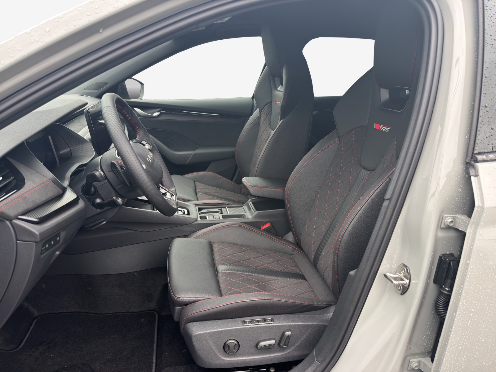 SKODA Octavia Combi 2.0 TSI DSG RS-image-7