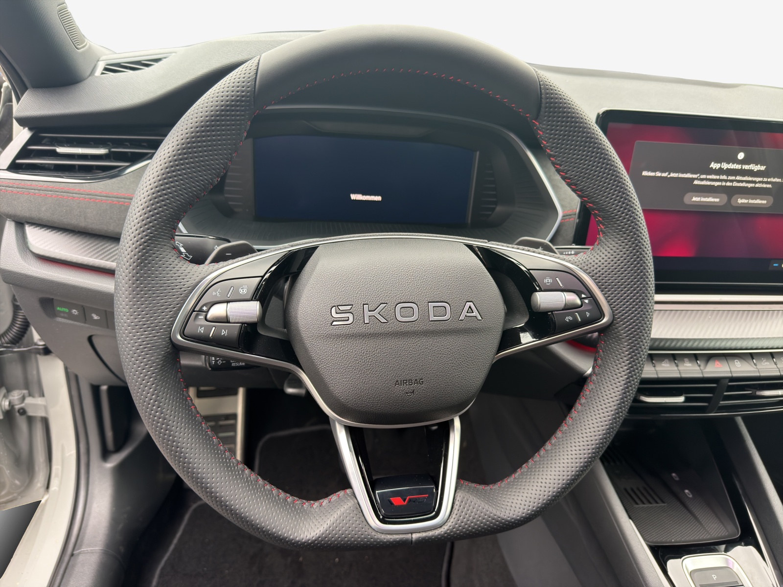 SKODA Octavia Combi 2.0 TSI DSG RS-image-9