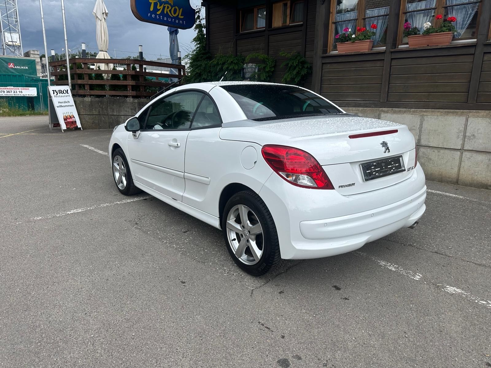 PEUGEOT 207 CC 1.6 16V Allure-image-4