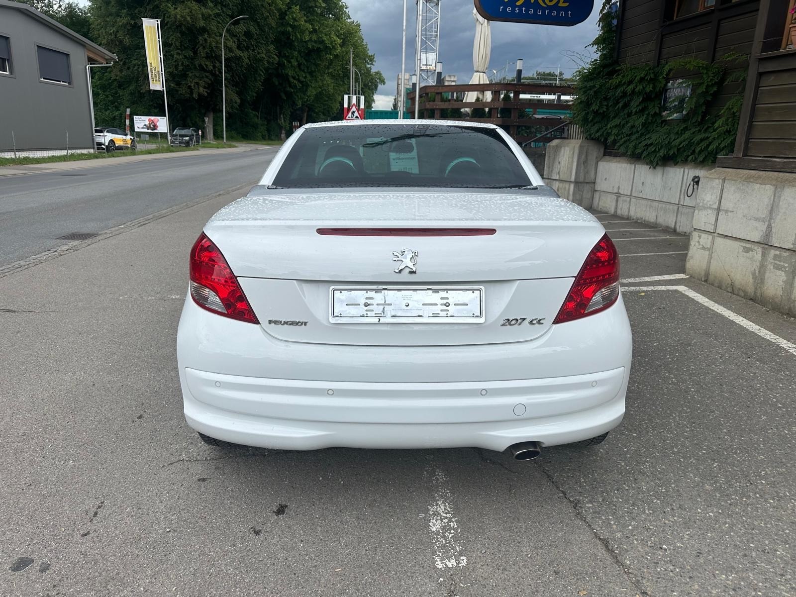 PEUGEOT 207 CC 1.6 16V Allure-image-8