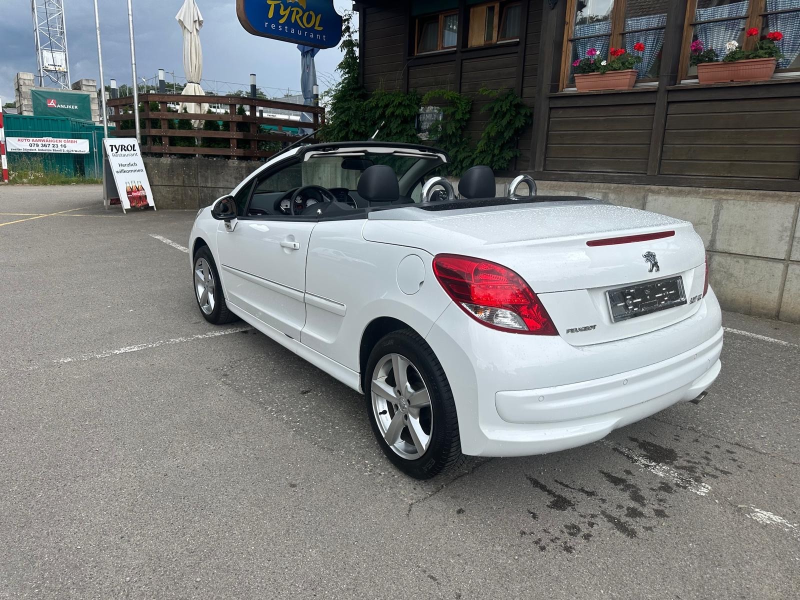 PEUGEOT 207 CC 1.6 16V Allure-image-7