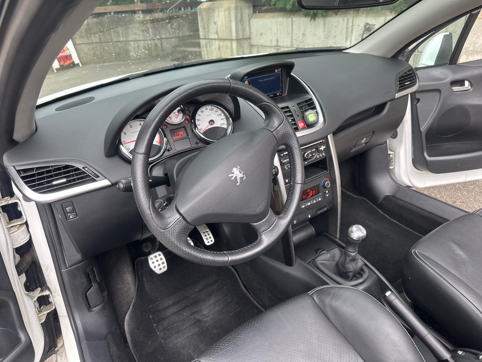 PEUGEOT 207 CC 1.6 16V Allure-image-14