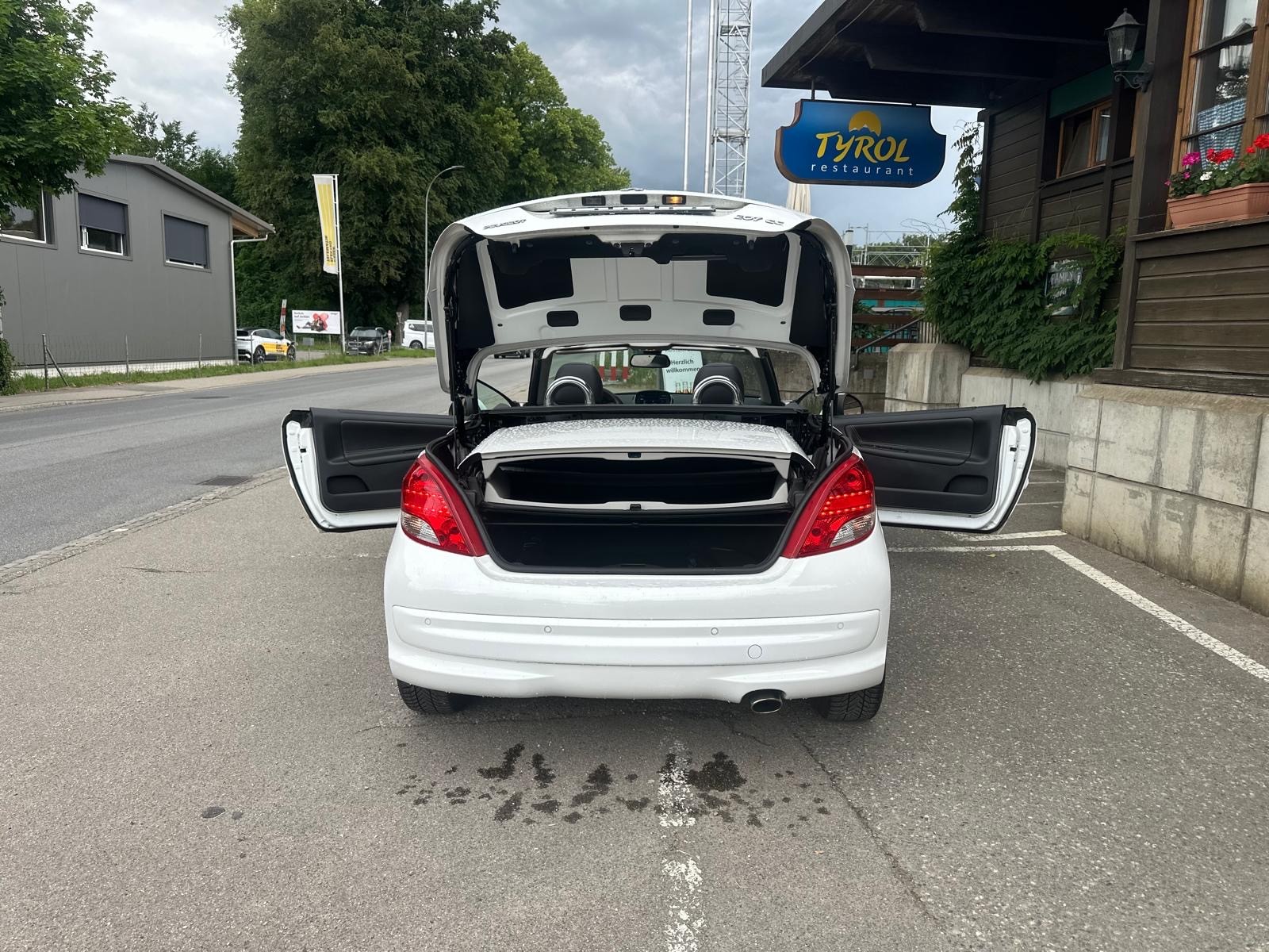 PEUGEOT 207 CC 1.6 16V Allure-image-11