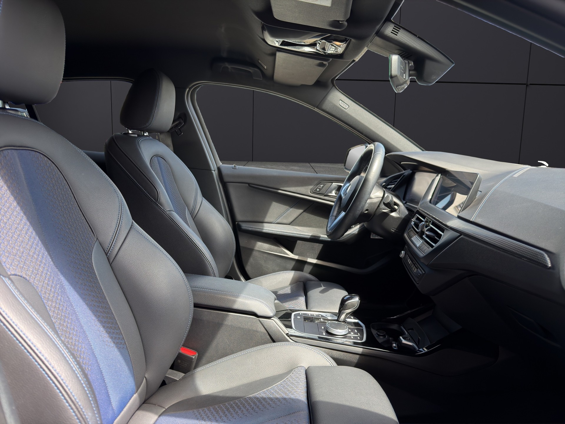 BMW 118i Pure M Sport Steptronic-image-9
