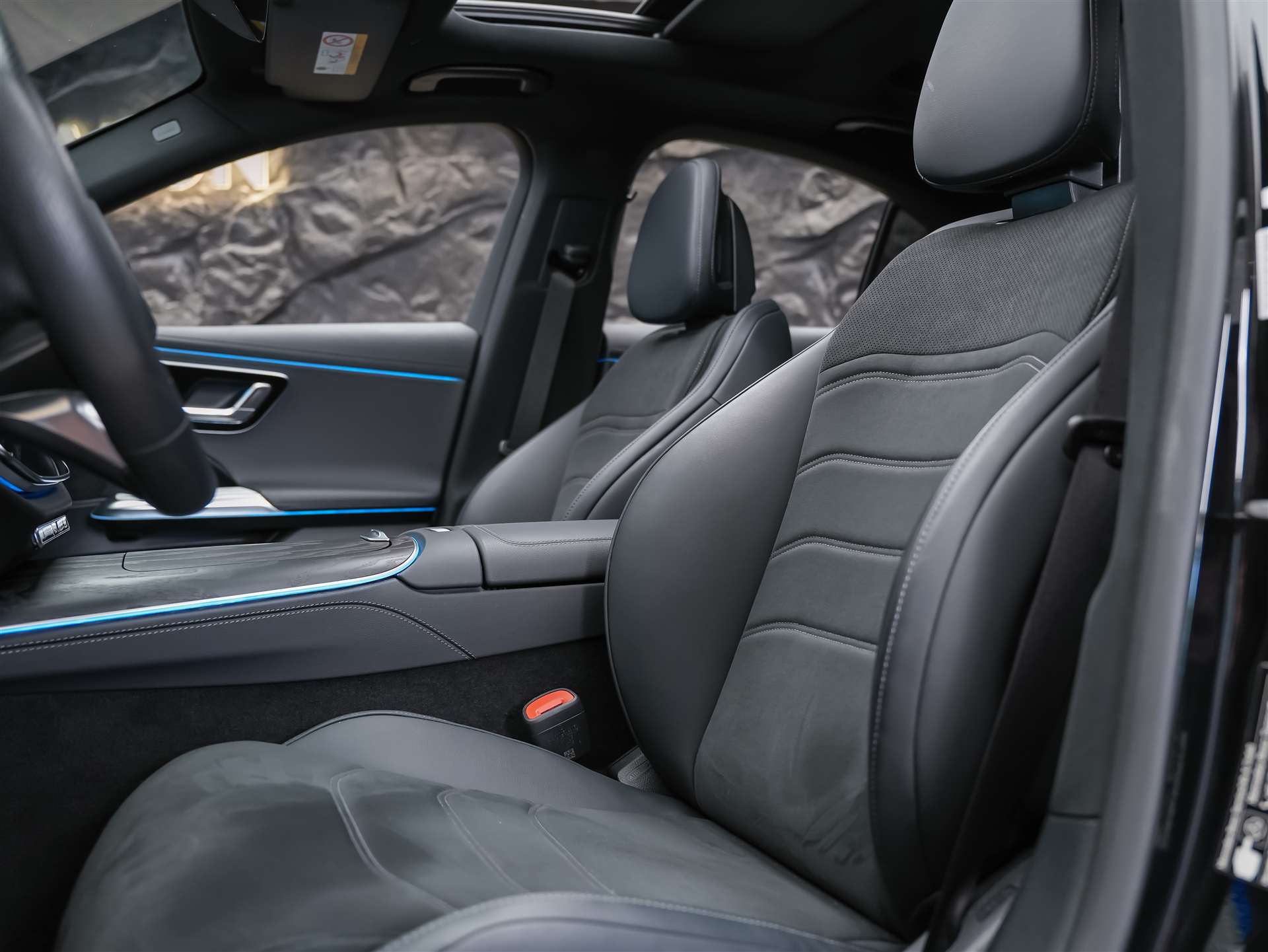 MERCEDES-BENZ E 220 d AMG Line *21" Felgen*Abstandsregler*Panorama*-image-9