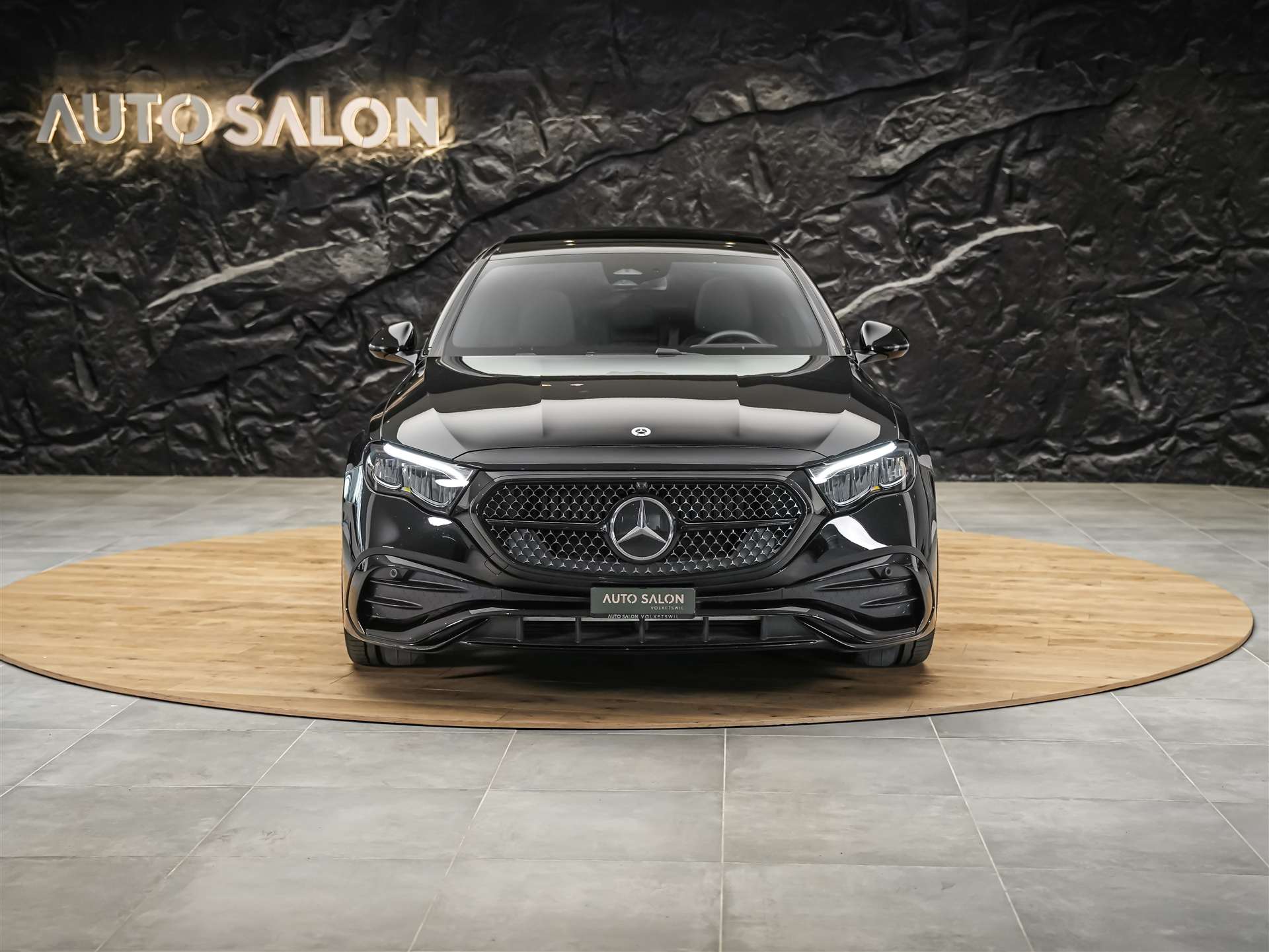 MERCEDES-BENZ E 220 d AMG Line *21" Felgen*Abstandsregler*Panorama*-image-7