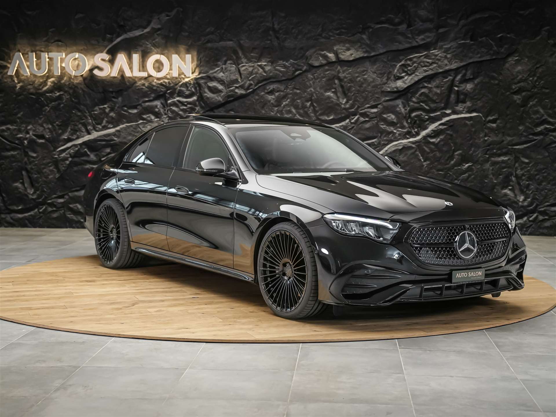 MERCEDES-BENZ E 220 d AMG Line *21" Felgen*Abstandsregler*Panorama*-image-6