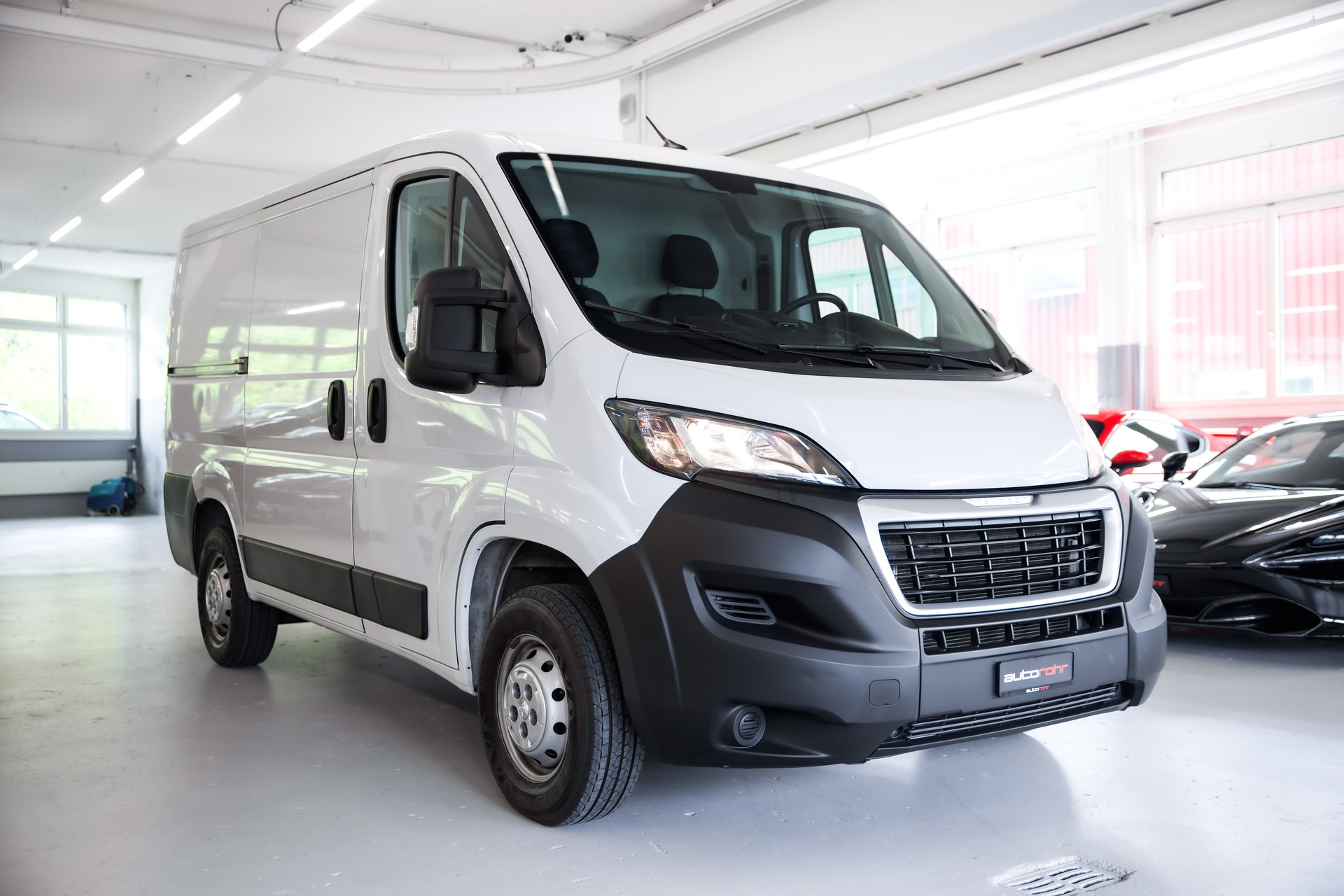 PEUGEOT Boxer 330 L1H1 2.2 BlueHDI 120 Premium S/S-showroom-element-2