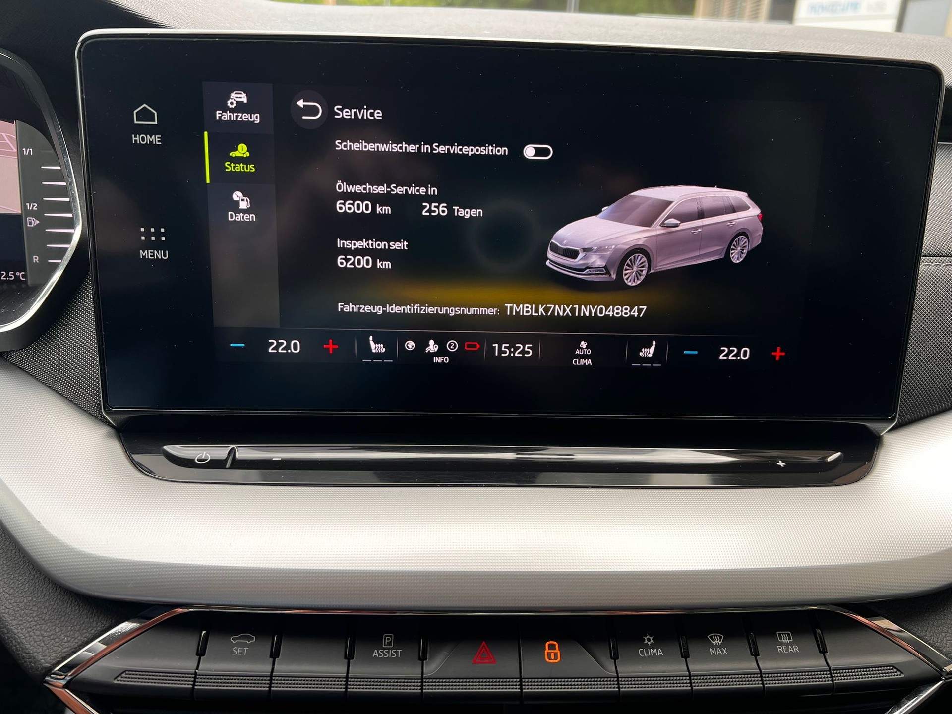 SKODA Octavia Combi 2.0 TDI DSG Style 4x4-image-16