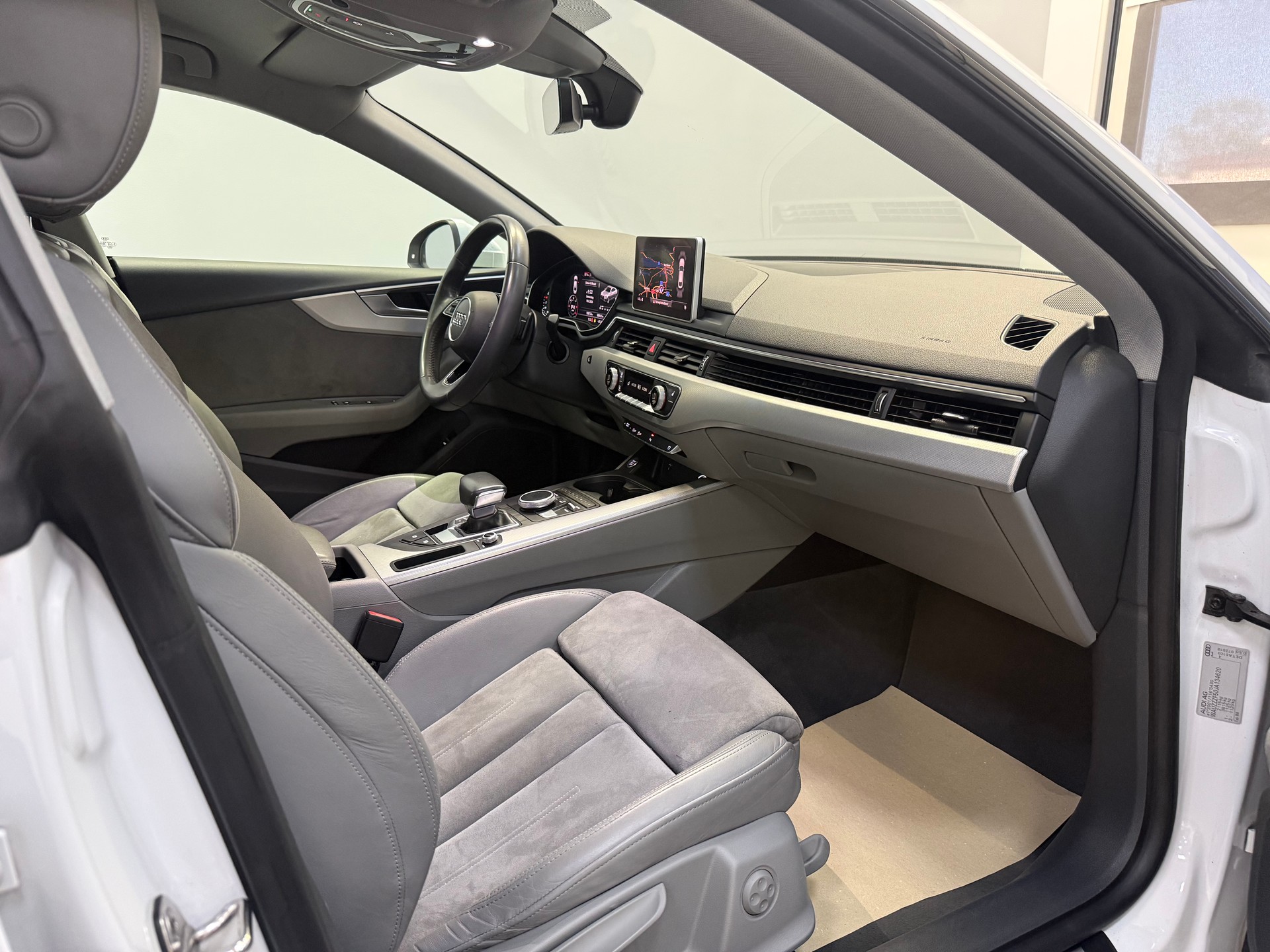 AUDI A5 Sportback 2.0 TDI Design S-tronic-image-12
