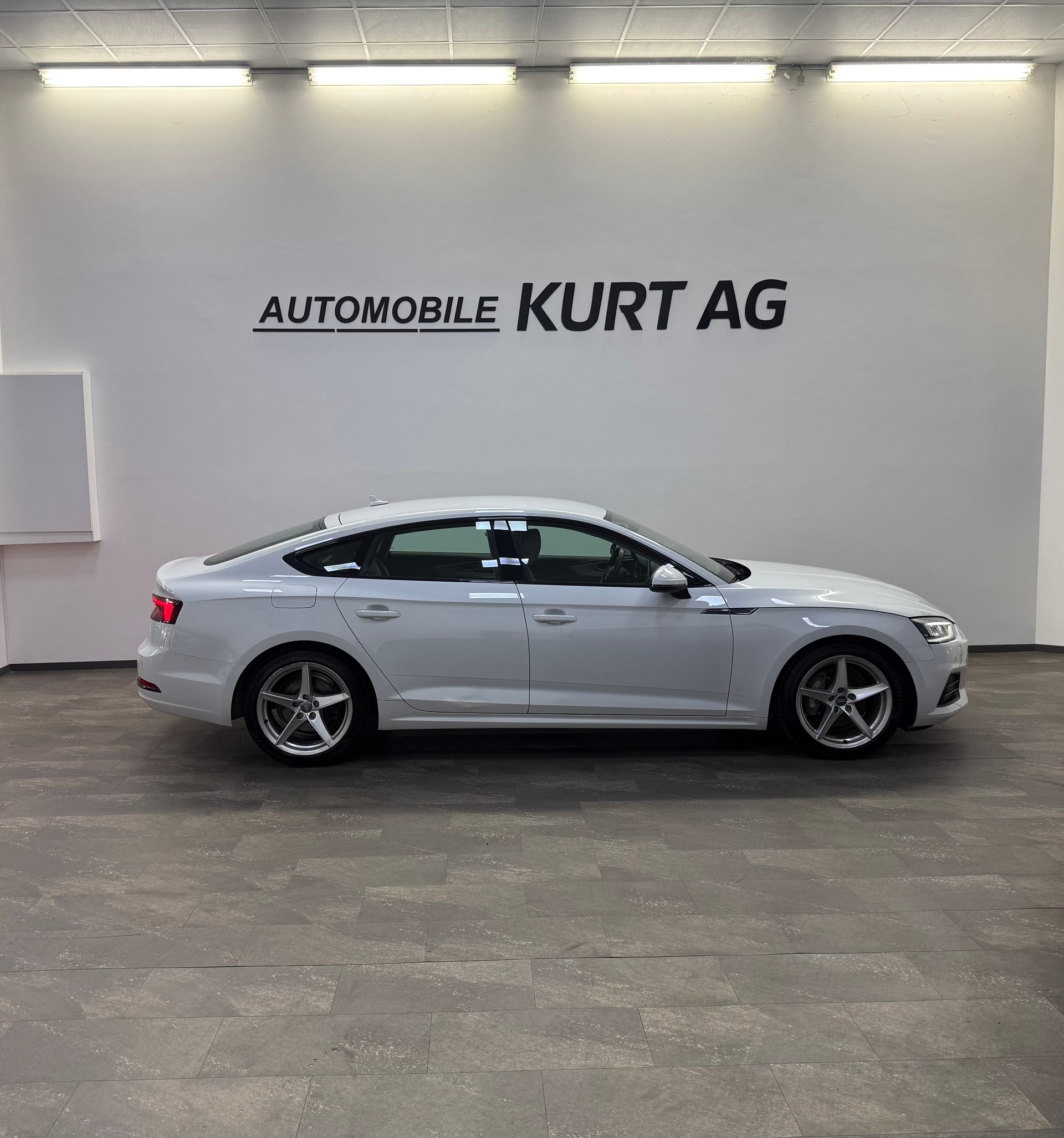 AUDI A5 Sportback 2.0 TDI Design S-tronic-image-10