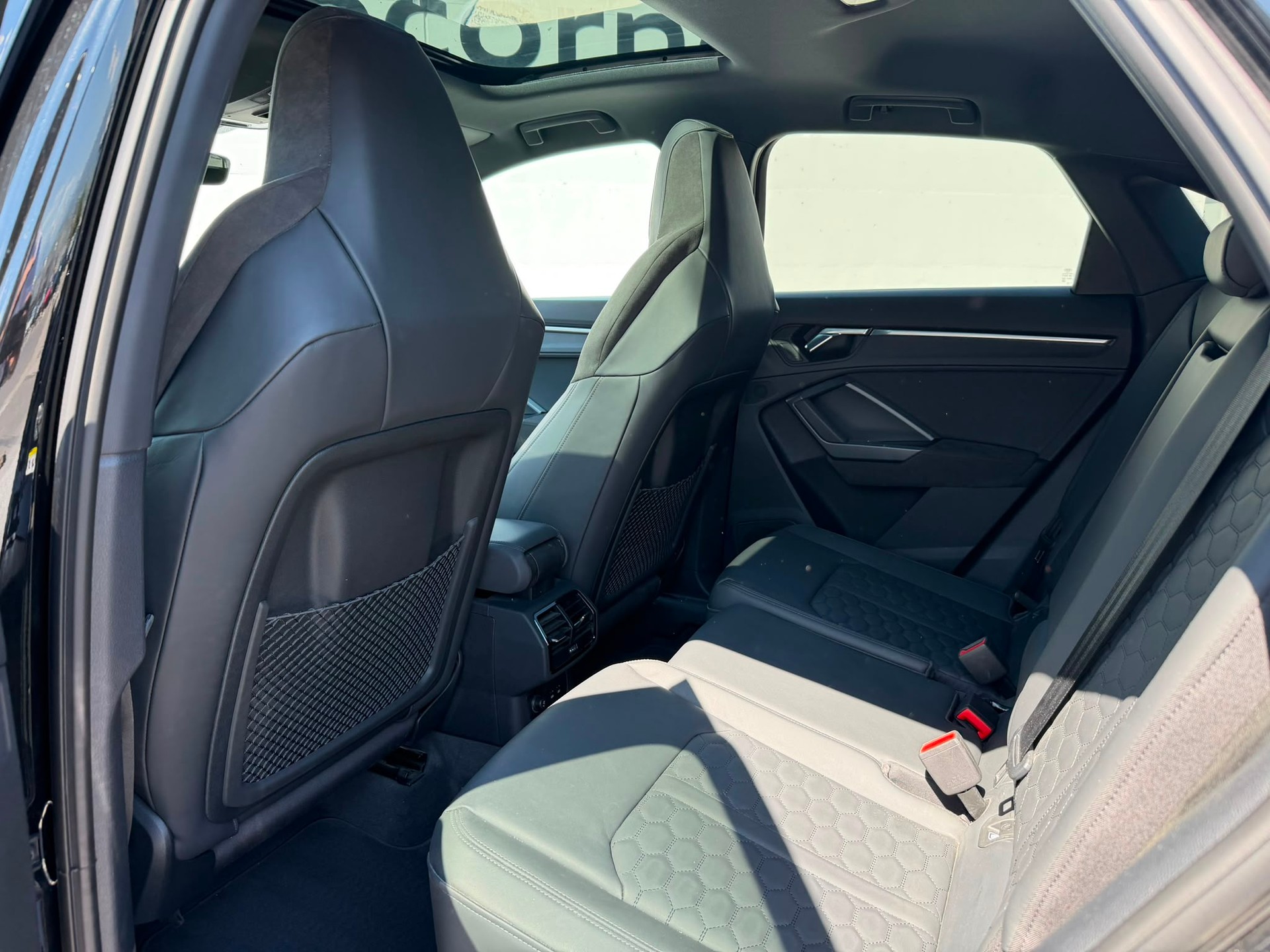 AUDI RS Q3 Sportback quattro S tronic-image-9