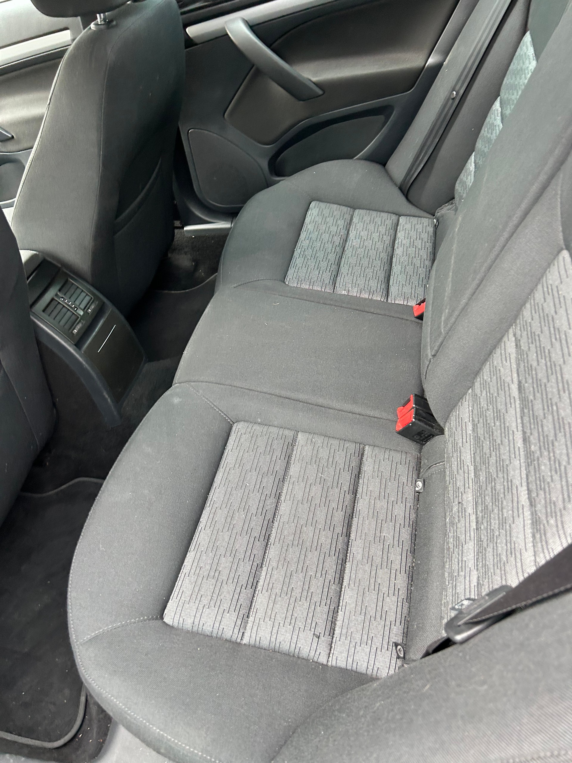 SKODA Octavia Combi 2.0 TDI Elegance DSG-image-4