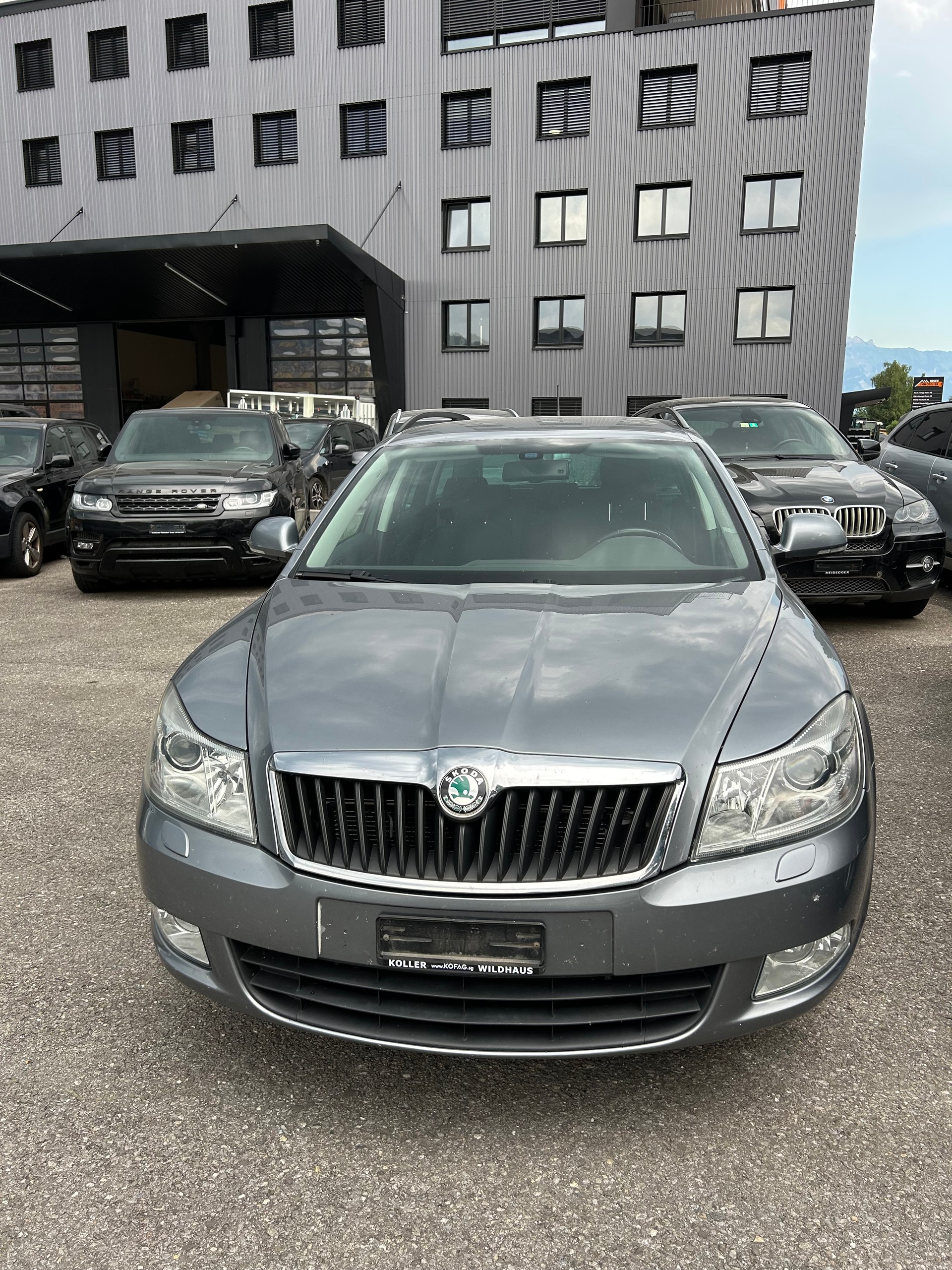 SKODA Octavia Combi 2.0 TDI Elegance DSG-image-0