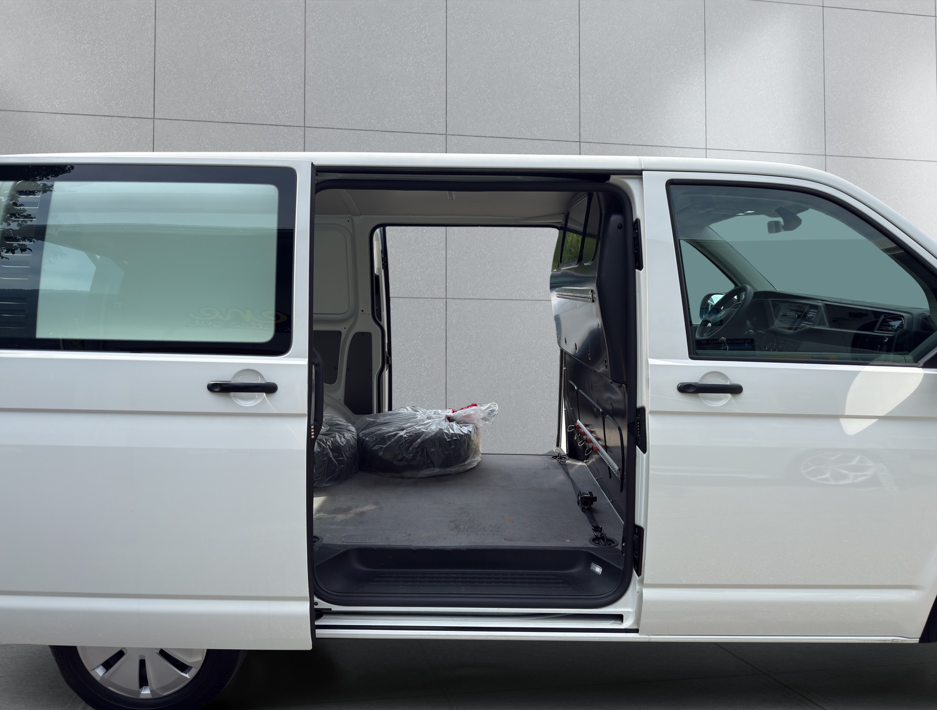 VW T6.1 2.0 TDI 4Motion-image-10