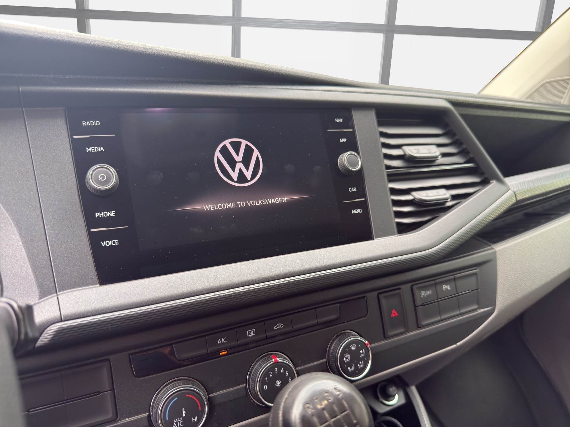 VW T6.1 2.0 TDI 4Motion-image-9