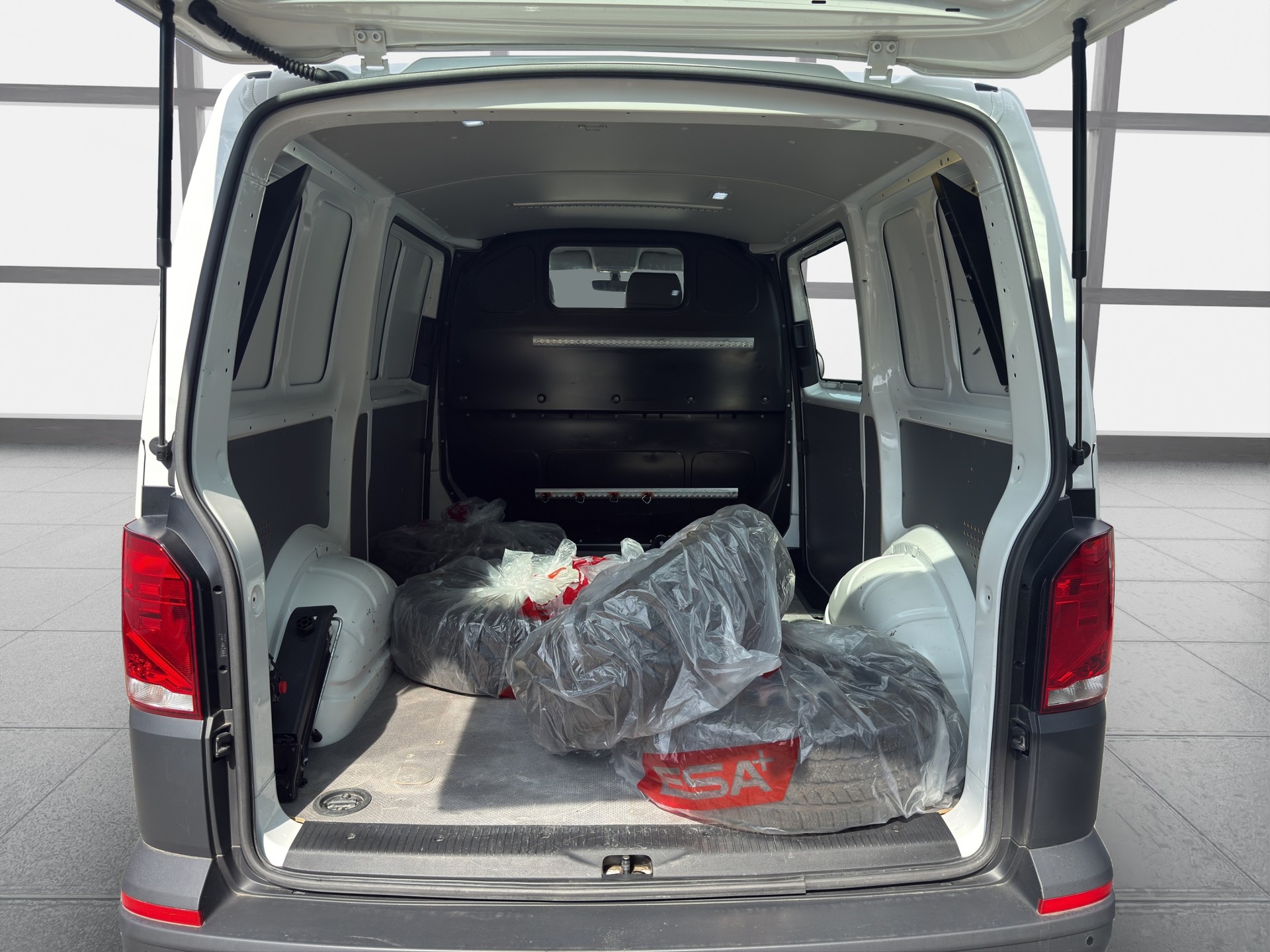 VW T6.1 2.0 TDI 4Motion-image-13