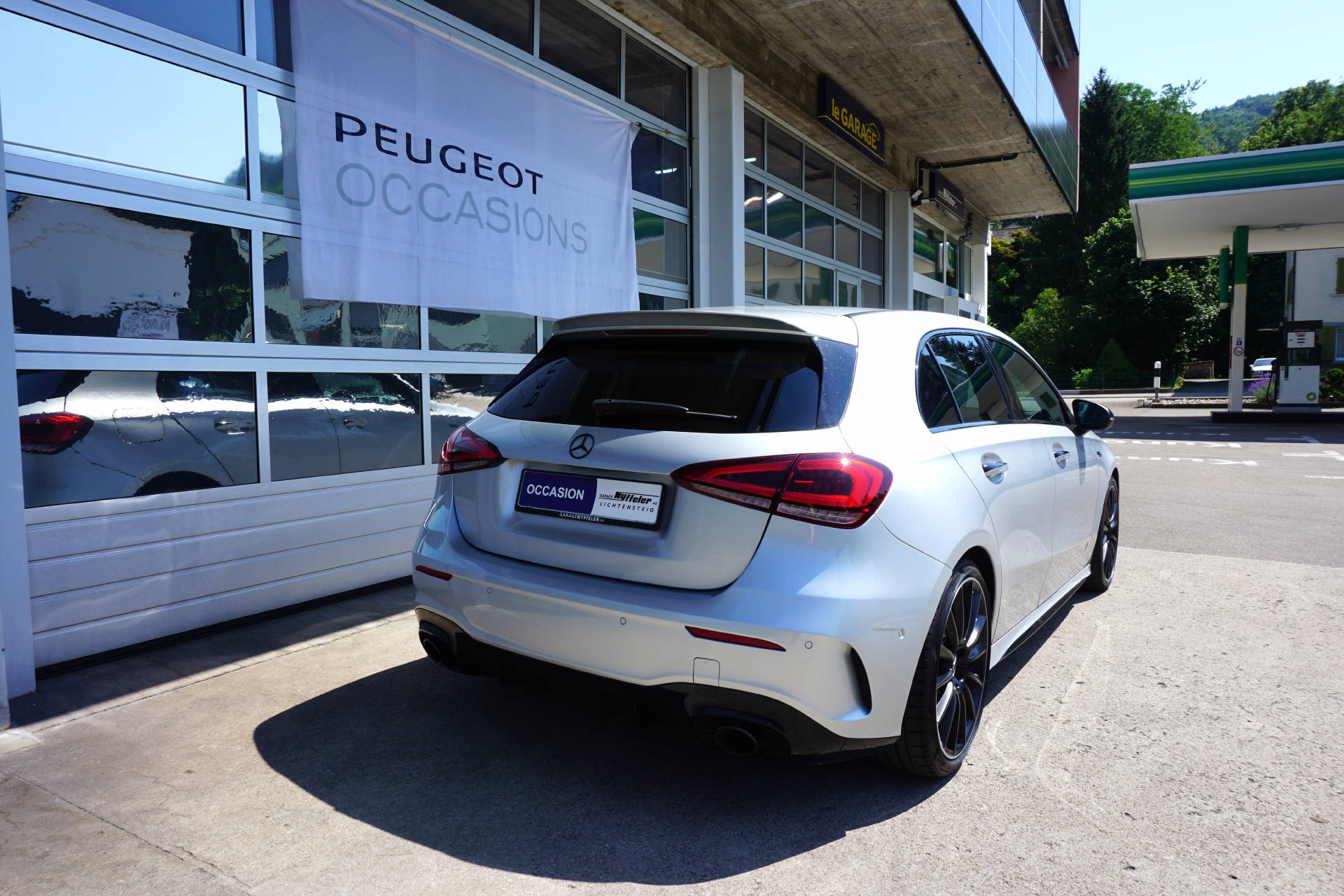 MERCEDES-BENZ A 35 AMG 4matic-image-5