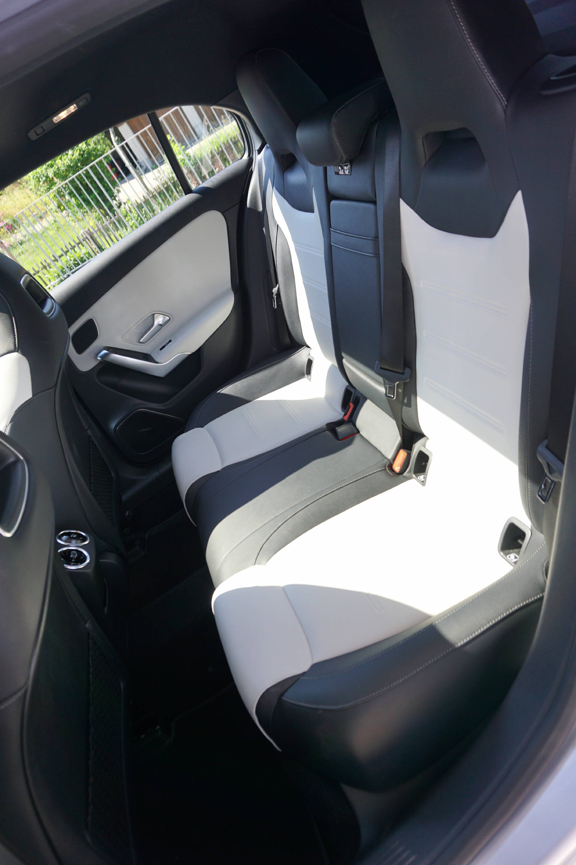MERCEDES-BENZ A 35 AMG 4matic-image-12