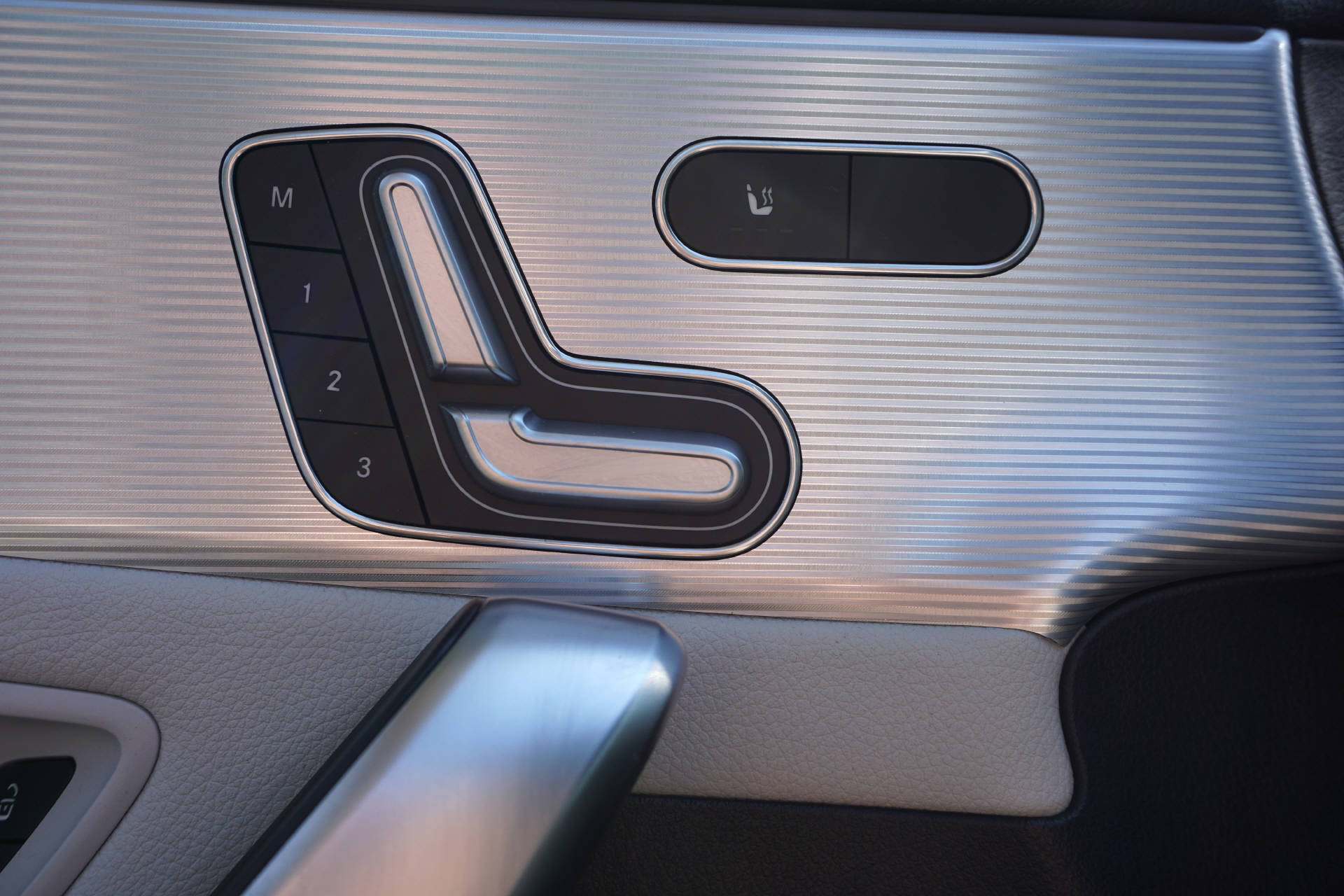 MERCEDES-BENZ A 35 AMG 4matic-image-11