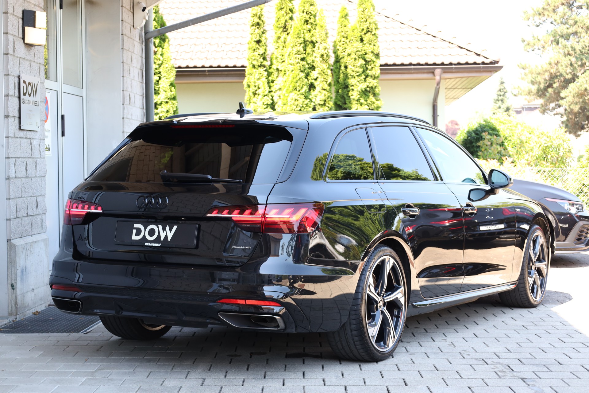 AUDI A4 Avant 40 TFSI S line S-tronic quattro-image-4