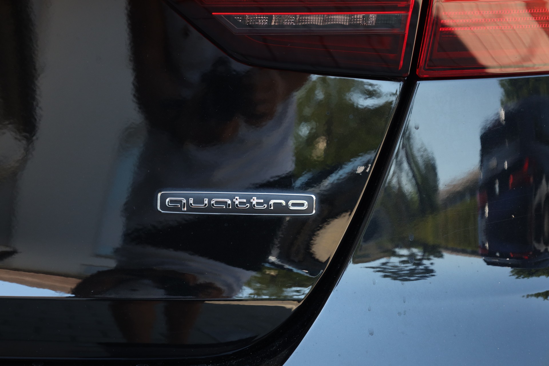 AUDI A4 Avant 40 TFSI S line S-tronic quattro-image-22