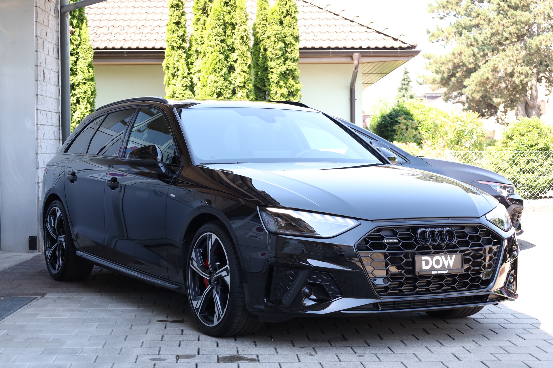 AUDI A4 Avant 40 TFSI S line S-tronic quattro-image-1